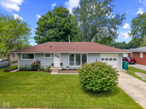 Photo of 214 Wayside Drive, Plainfield, IN 46168 (MLS # 22112763)
