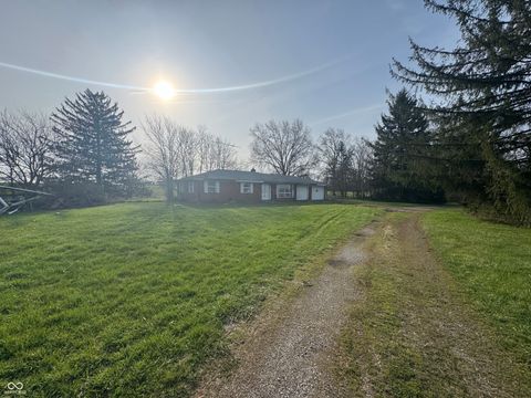 Photo of 7614 S Mill Road, Spiceland, IN 47385 (MLS # 22092444)