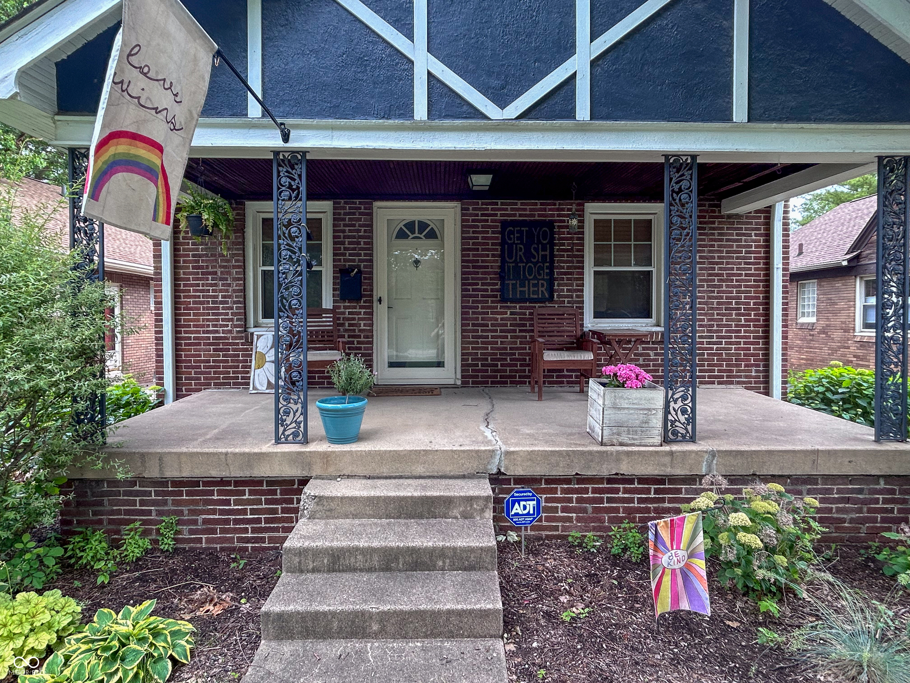 918 Kessler Boulevard East Drive