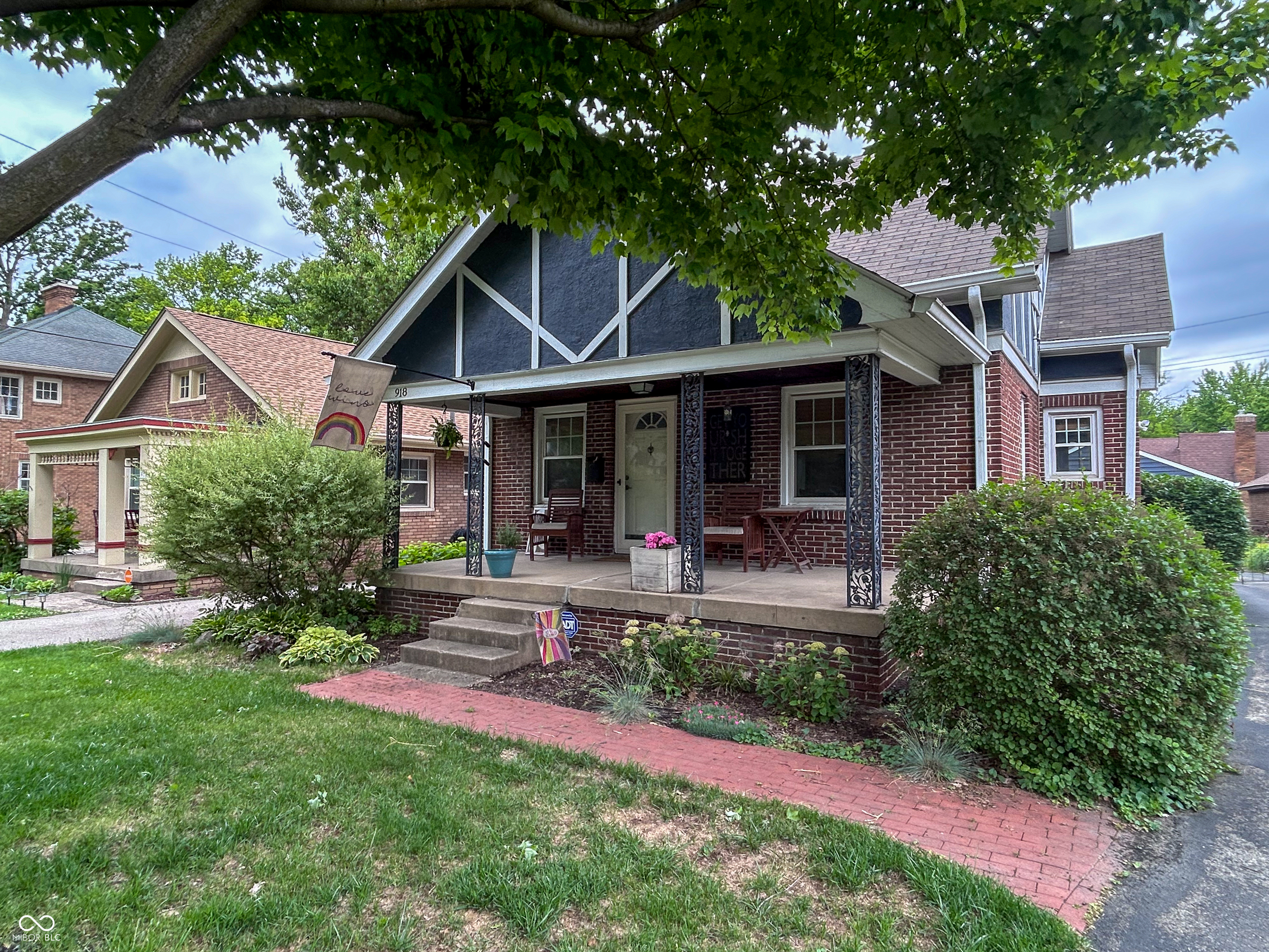 918 Kessler Boulevard East Drive