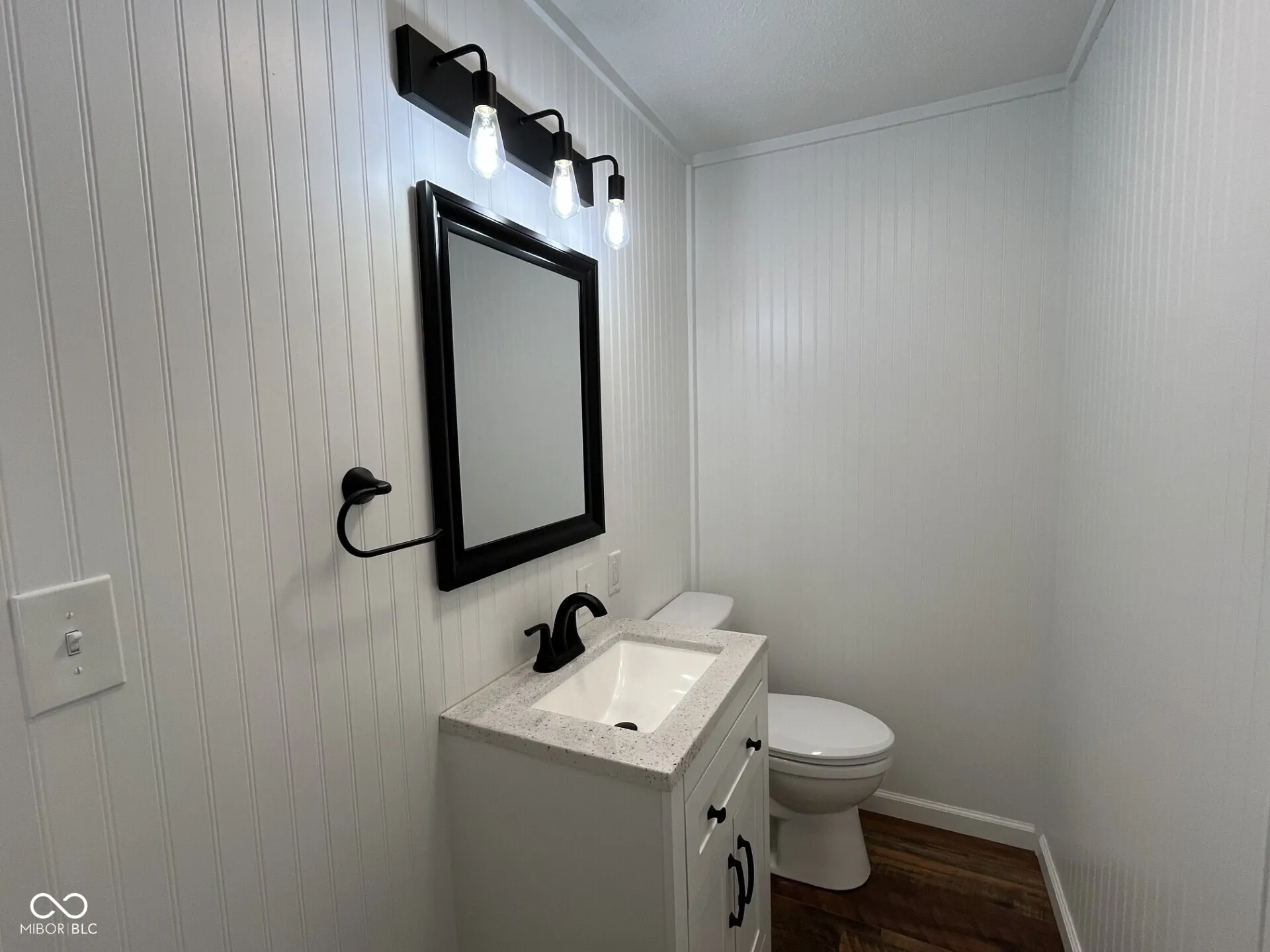 Austin, Indiana 47102, United States, 3 Bedrooms Bedrooms, ,2 BathroomsBathrooms,Residential,Pending,233914