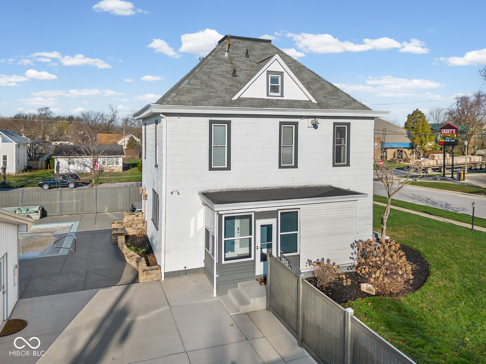 400 S Prairie Street