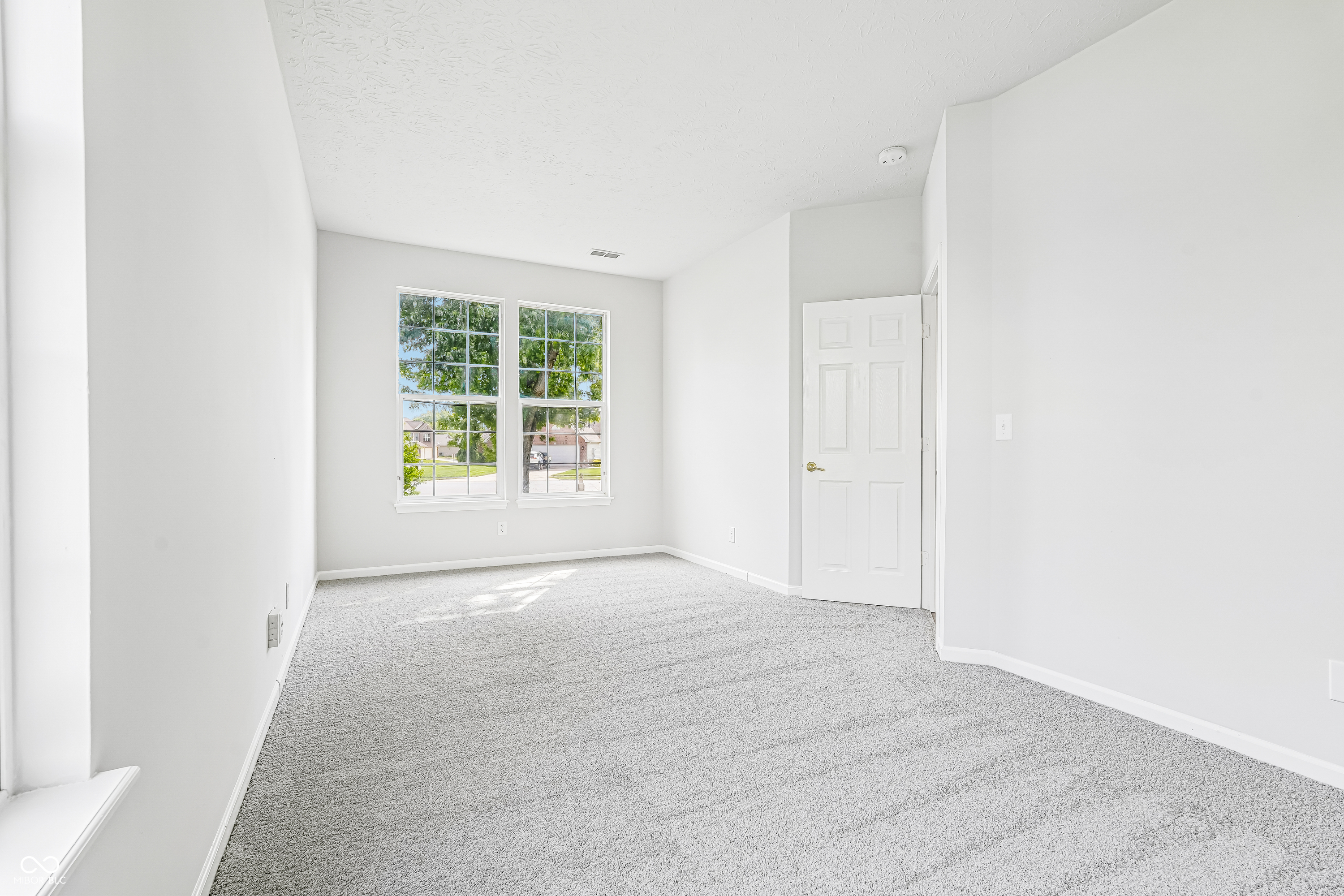 2082 Lawrin Court
