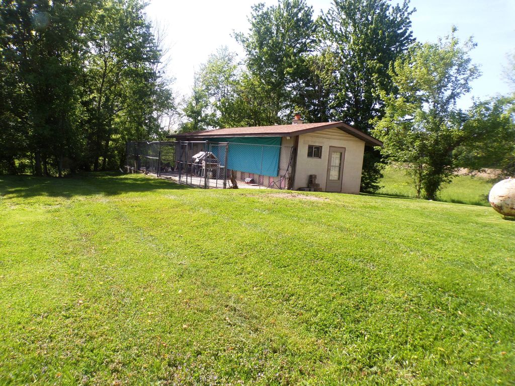 View Tom Lawson's Homes for Sale Tom Lawson North Vernon, Scipio