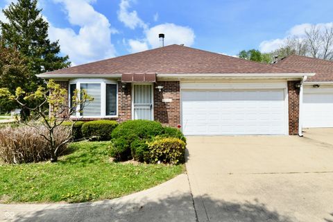 Photo of 2119 Debello Court, Indianapolis, IN 46214 (MLS # 22095188)