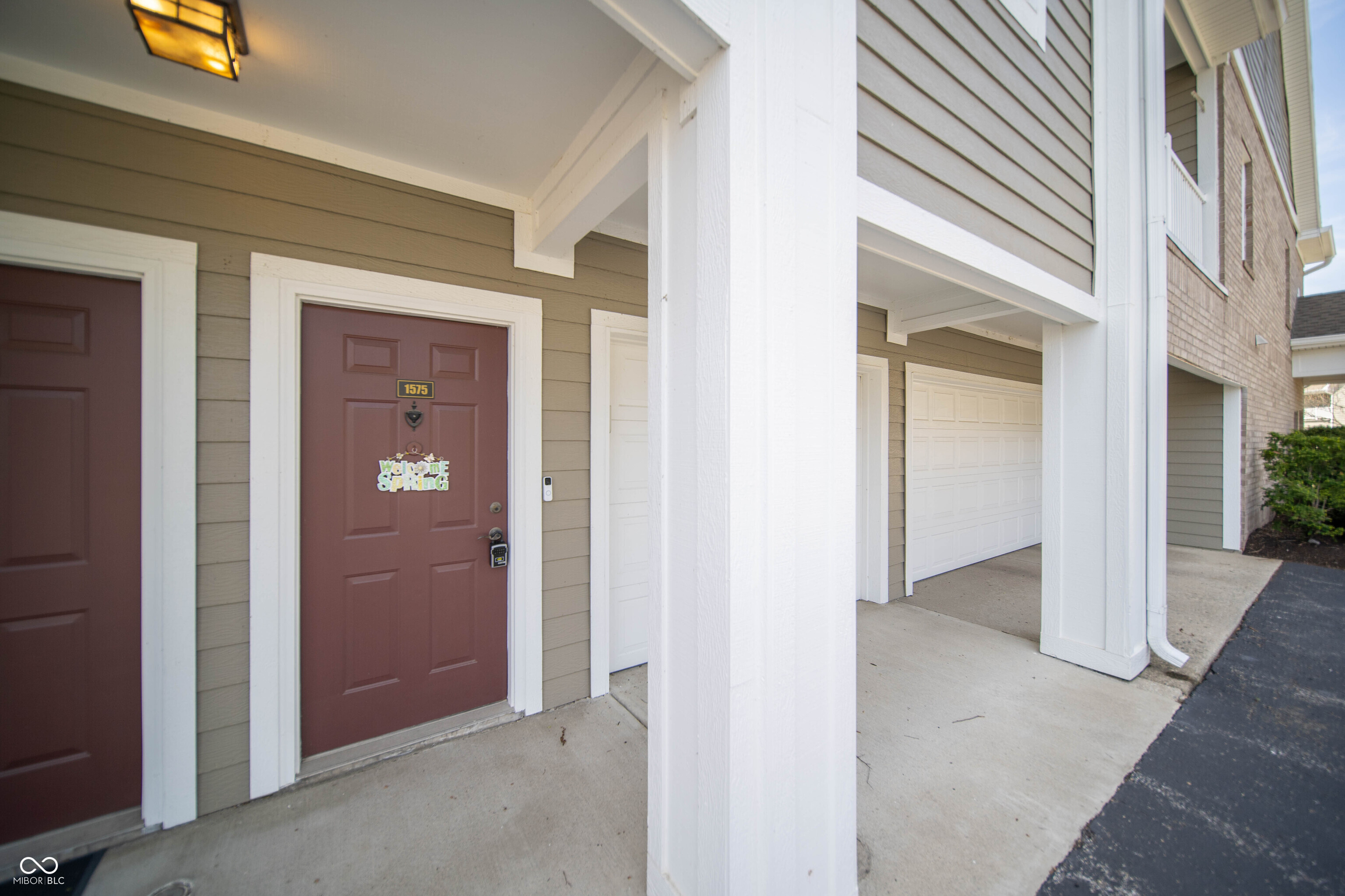 1575 Sierra Springs