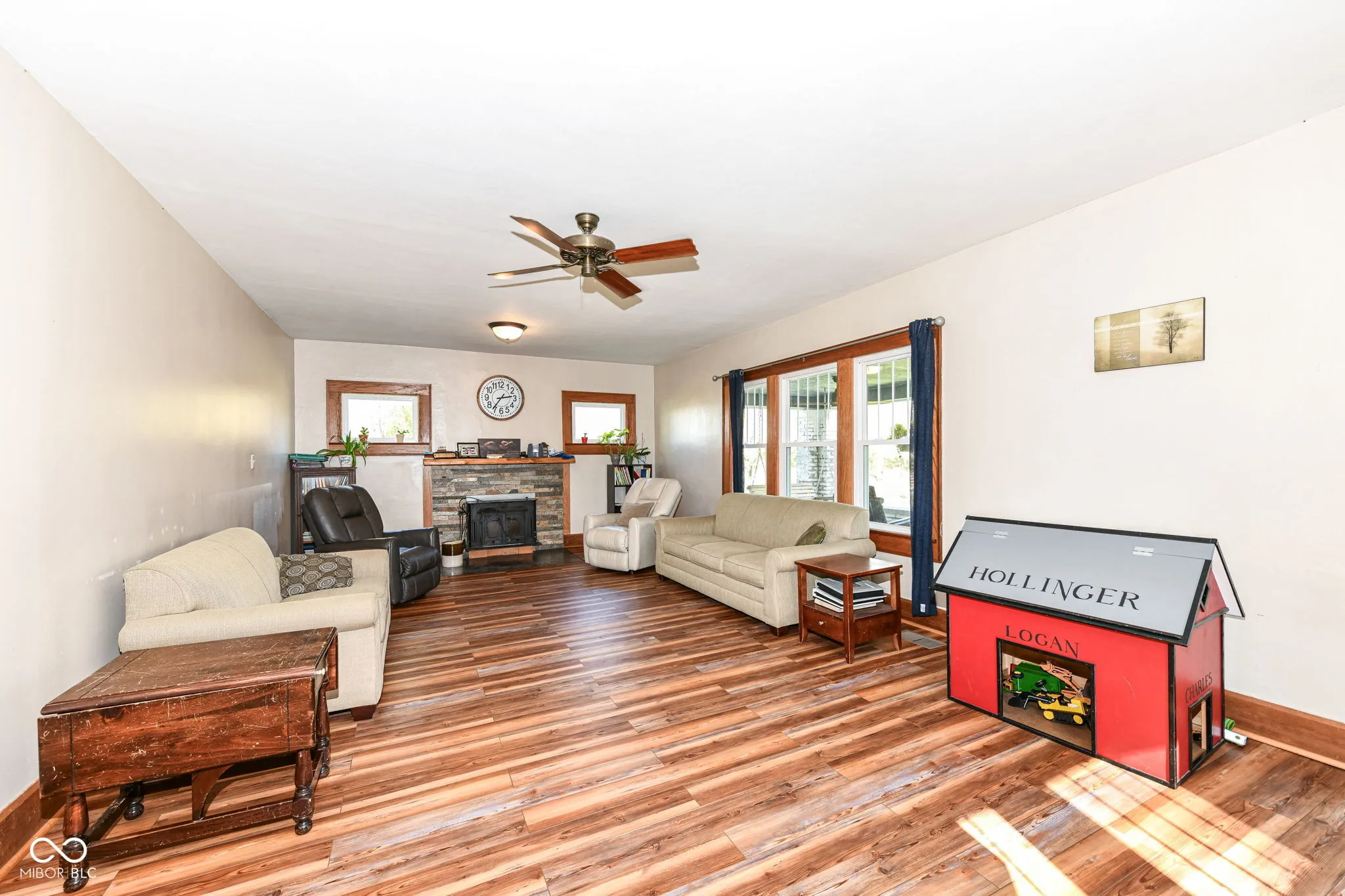 Pendleton, Indiana 46064, United States, 4 Bedrooms Bedrooms, ,3 BathroomsBathrooms,Residential,Pending,35440