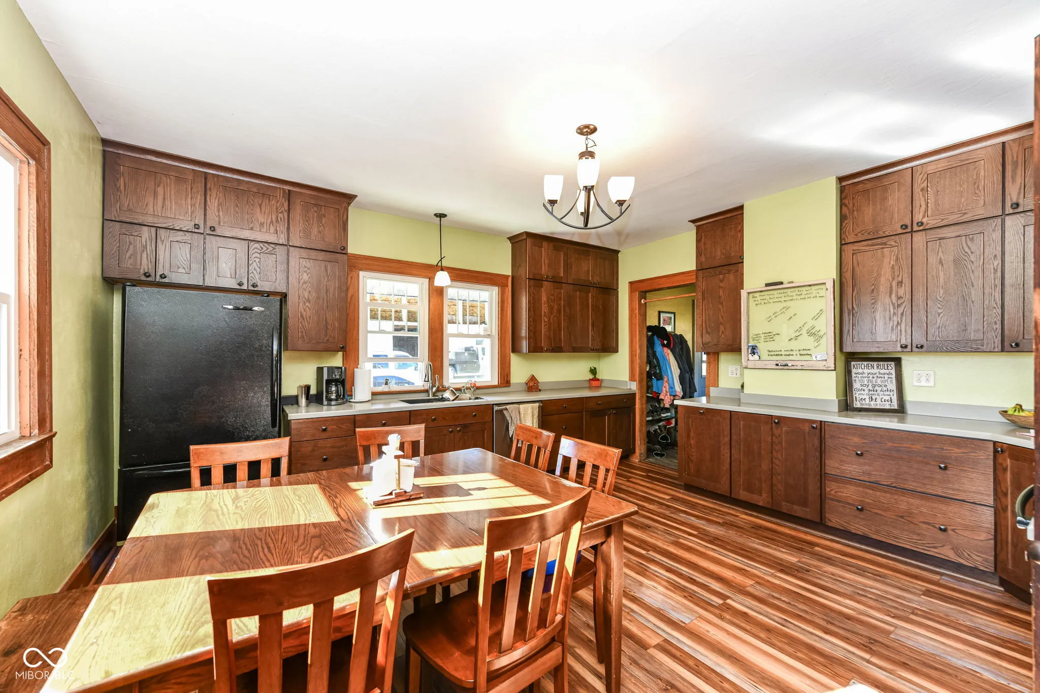 Pendleton, Indiana 46064, United States, 4 Bedrooms Bedrooms, ,3 BathroomsBathrooms,Residential,Pending,35440