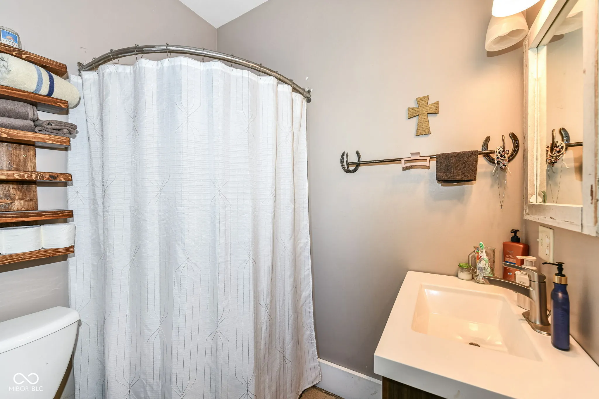 Pendleton, Indiana 46064, United States, 4 Bedrooms Bedrooms, ,3 BathroomsBathrooms,Residential,Pending,35440