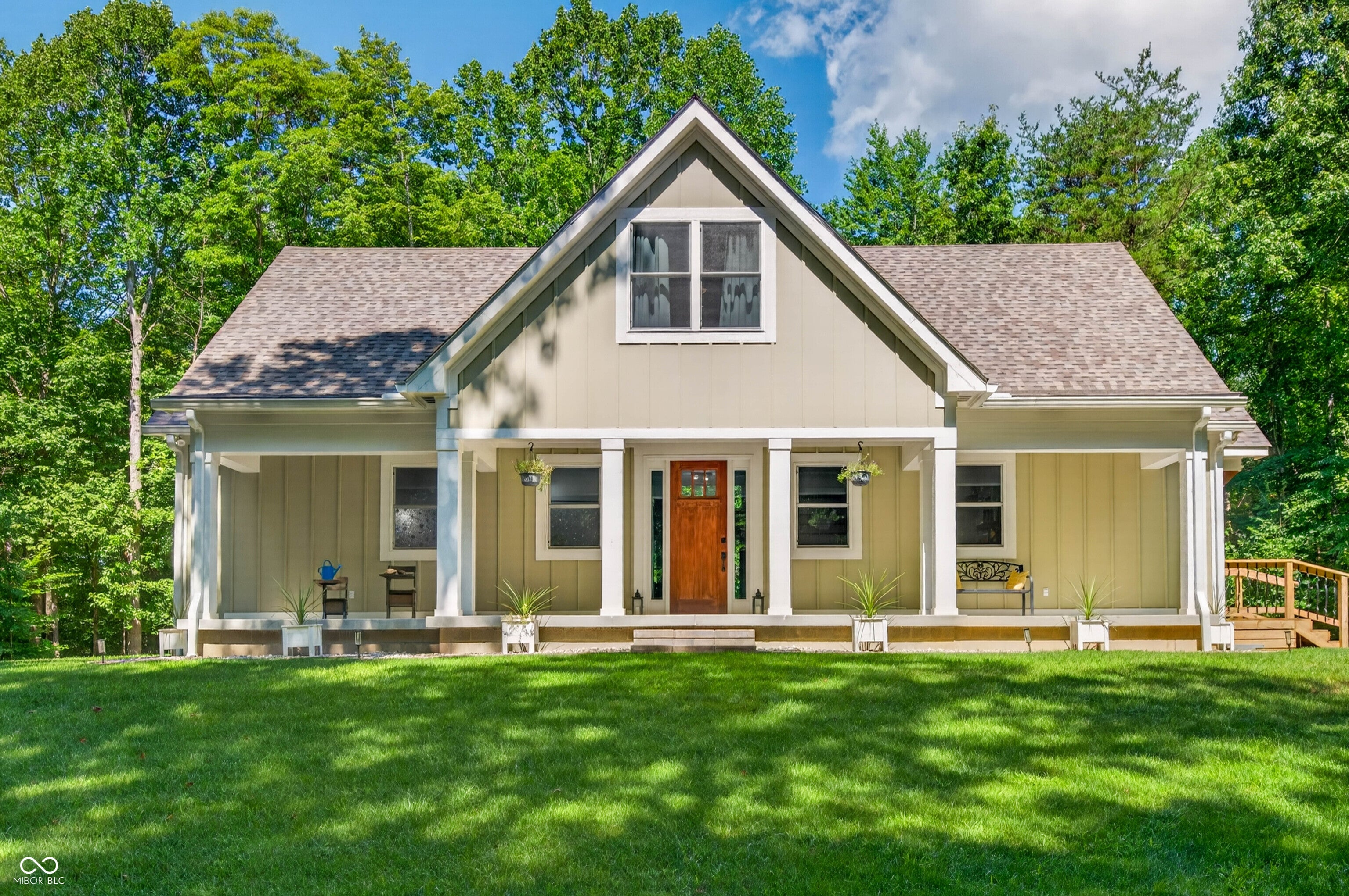 5832 N Oak Ridge
