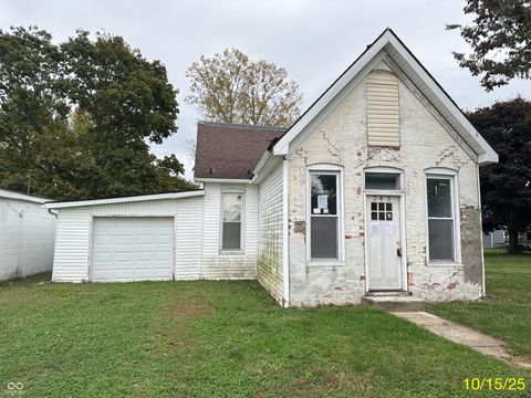 Photo of 263 S Carthage Road, Charlottesville, IN 46117 (MLS # 22075108)