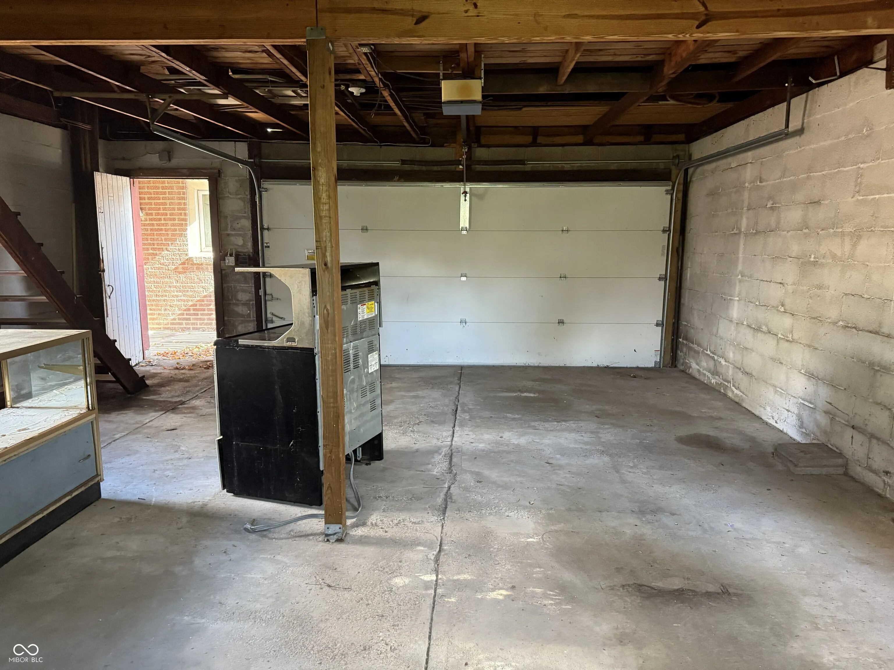 Indianapolis, Indiana 46201, United States, 3 Bedrooms Bedrooms, ,2 BathroomsBathrooms,Residential,Pending,238055