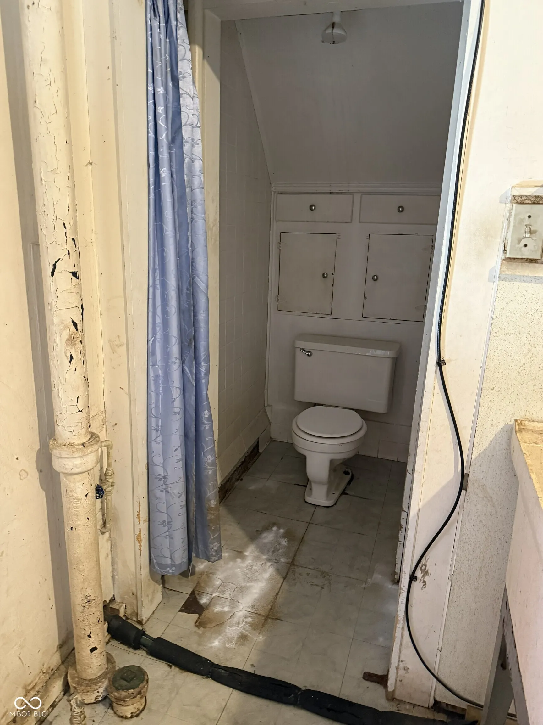 Indianapolis, Indiana 46201, United States, 3 Bedrooms Bedrooms, ,2 BathroomsBathrooms,Residential,Pending,238055