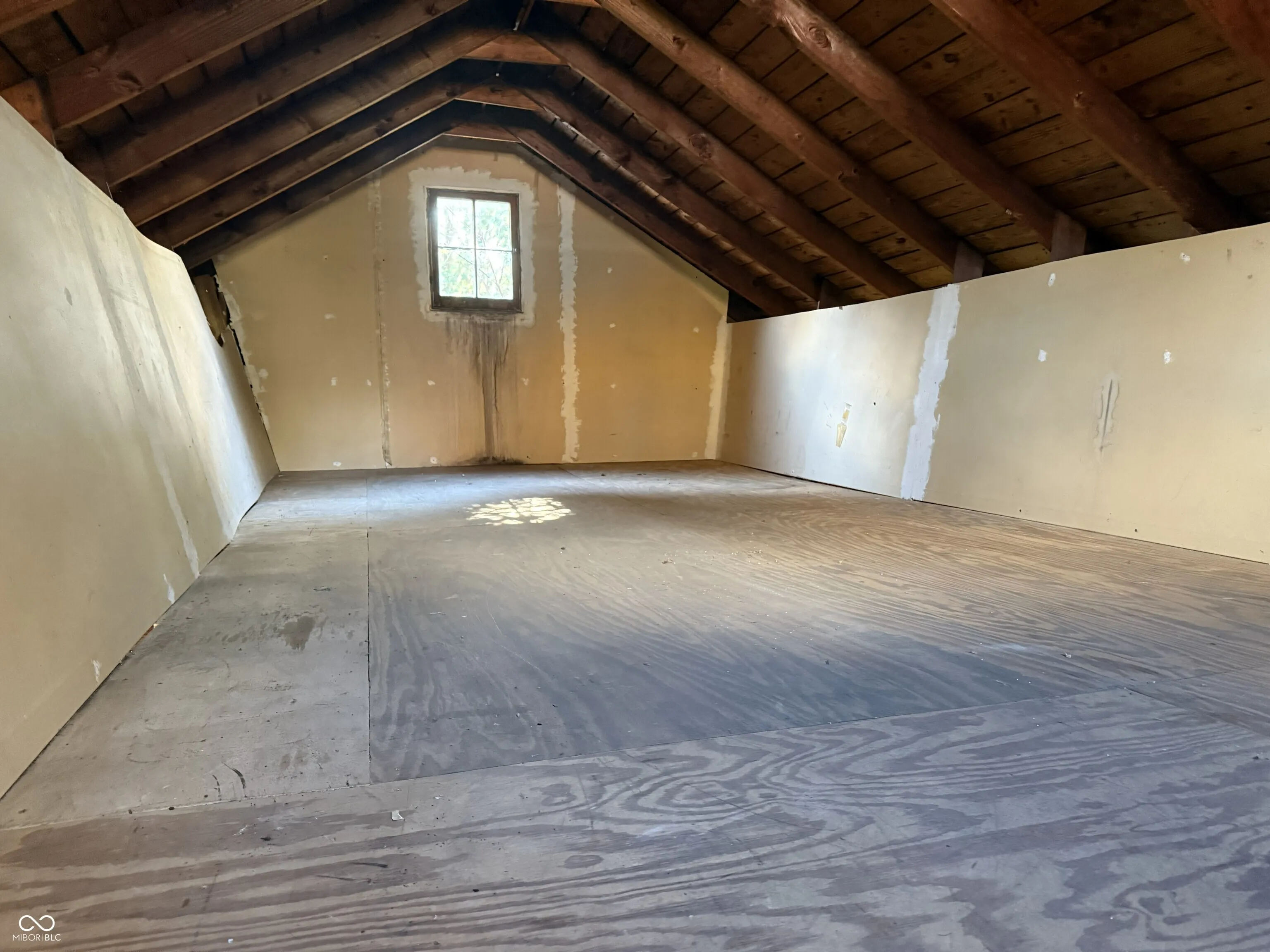 Indianapolis, Indiana 46201, United States, 3 Bedrooms Bedrooms, ,2 BathroomsBathrooms,Residential,Pending,238055