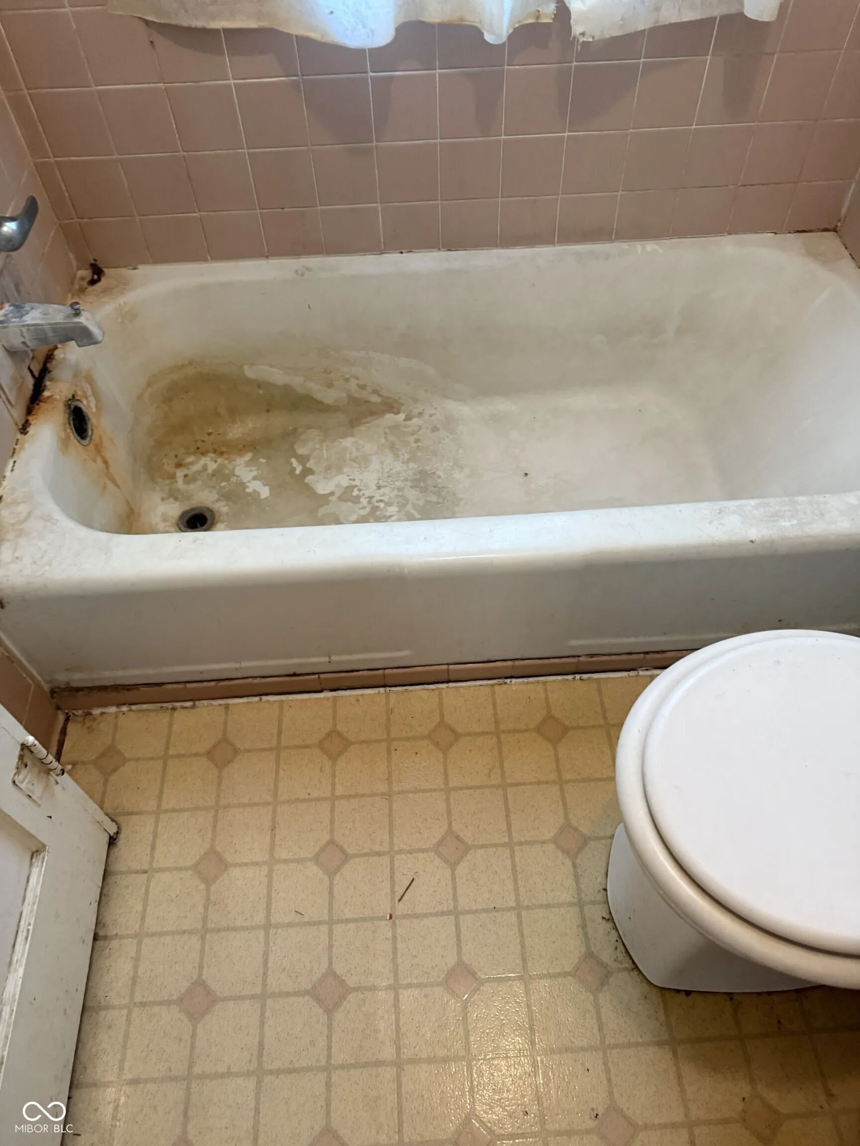 Indianapolis, Indiana 46201, United States, 3 Bedrooms Bedrooms, ,2 BathroomsBathrooms,Residential,Pending,238055