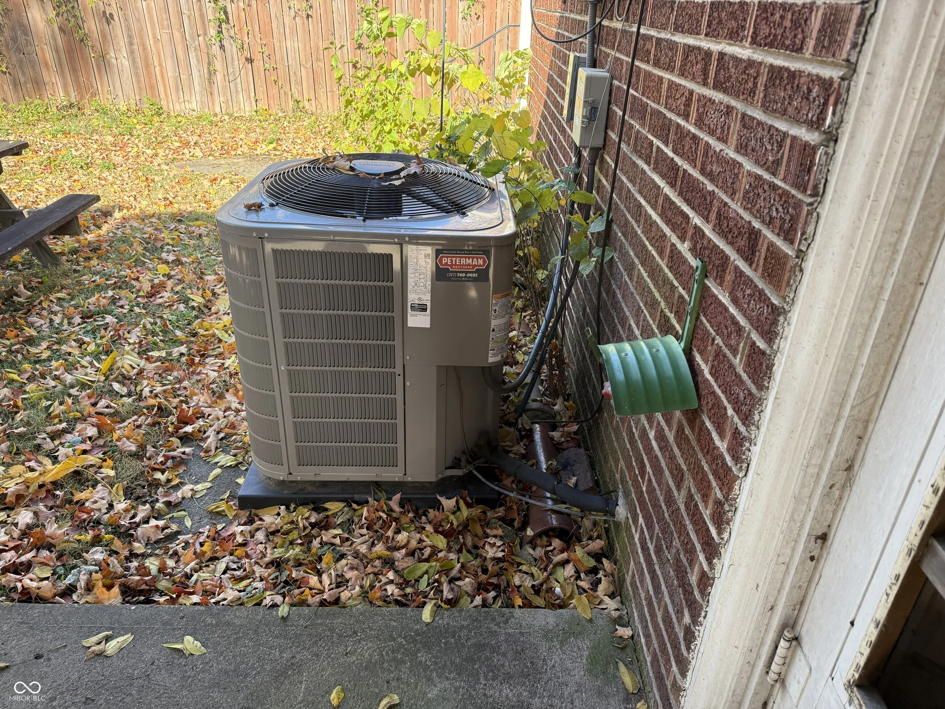 Indianapolis, Indiana 46201, United States, 3 Bedrooms Bedrooms, ,2 BathroomsBathrooms,Residential,Pending,238055