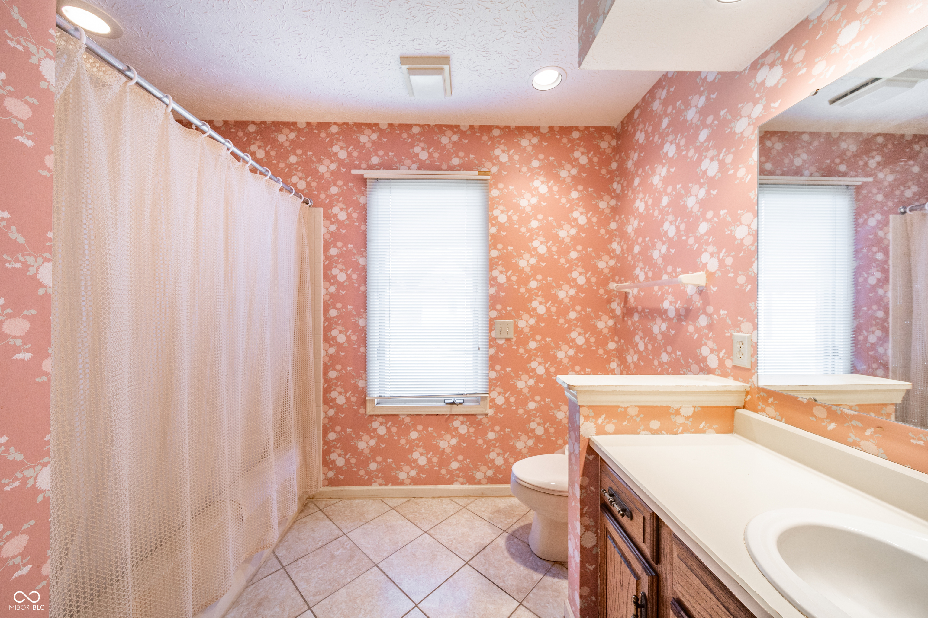 Indianapolis, Indiana 46260, United States, 2 Bedrooms Bedrooms, ,2 BathroomsBathrooms,Residential,Active,26898