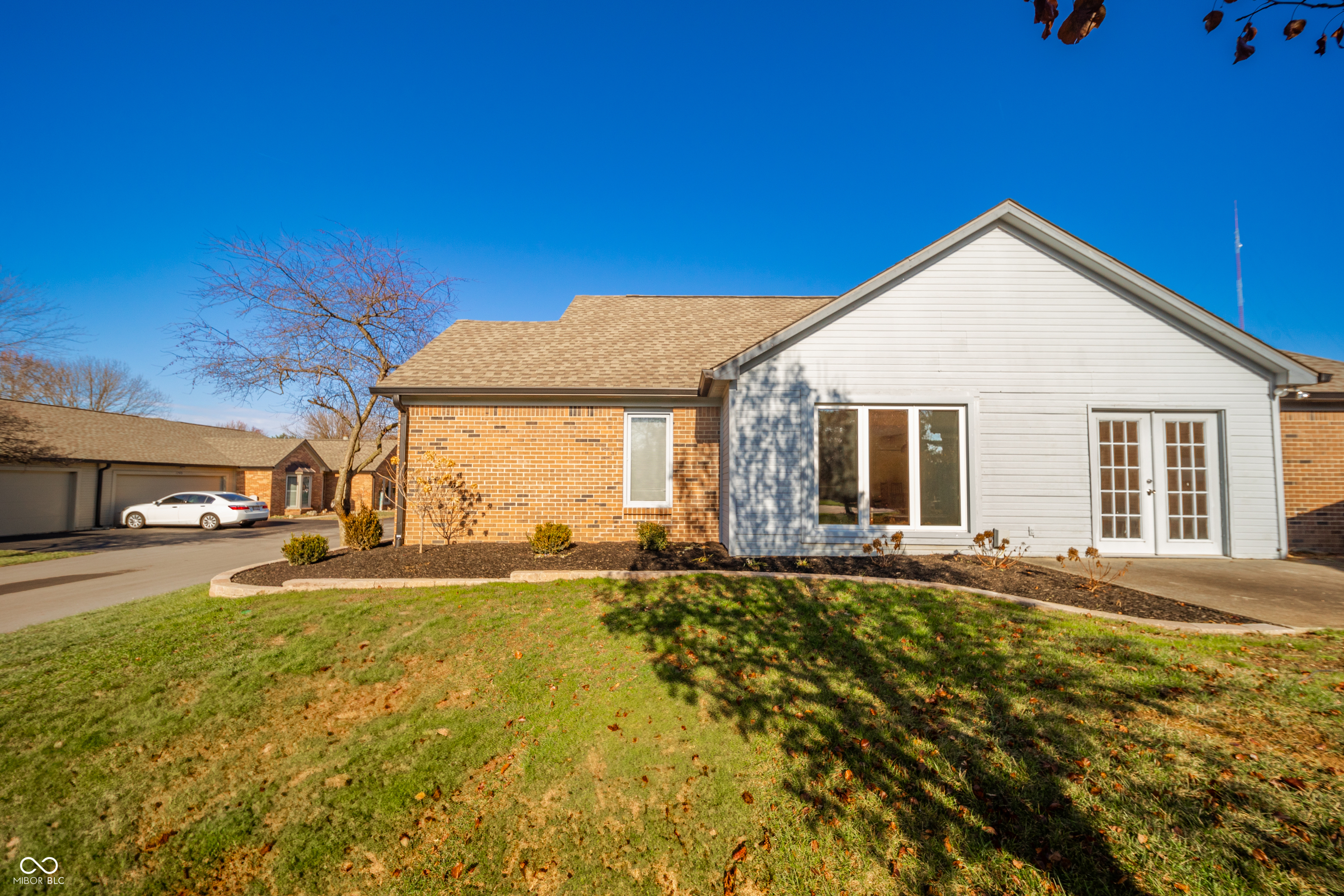 Indianapolis, Indiana 46260, United States, 2 Bedrooms Bedrooms, ,2 BathroomsBathrooms,Residential,Active,26898