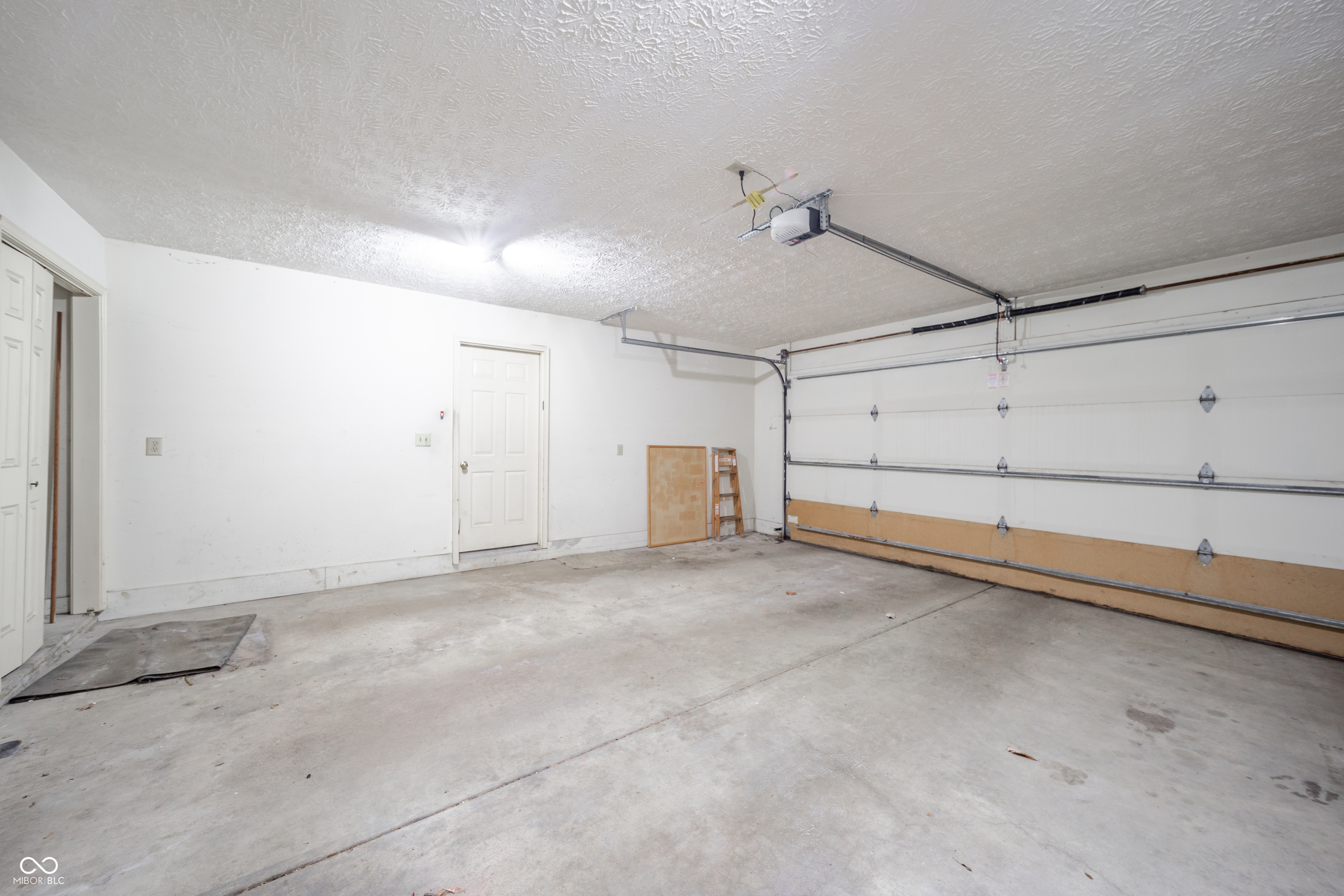 Indianapolis, Indiana 46260, United States, 2 Bedrooms Bedrooms, ,2 BathroomsBathrooms,Residential,Active,26898