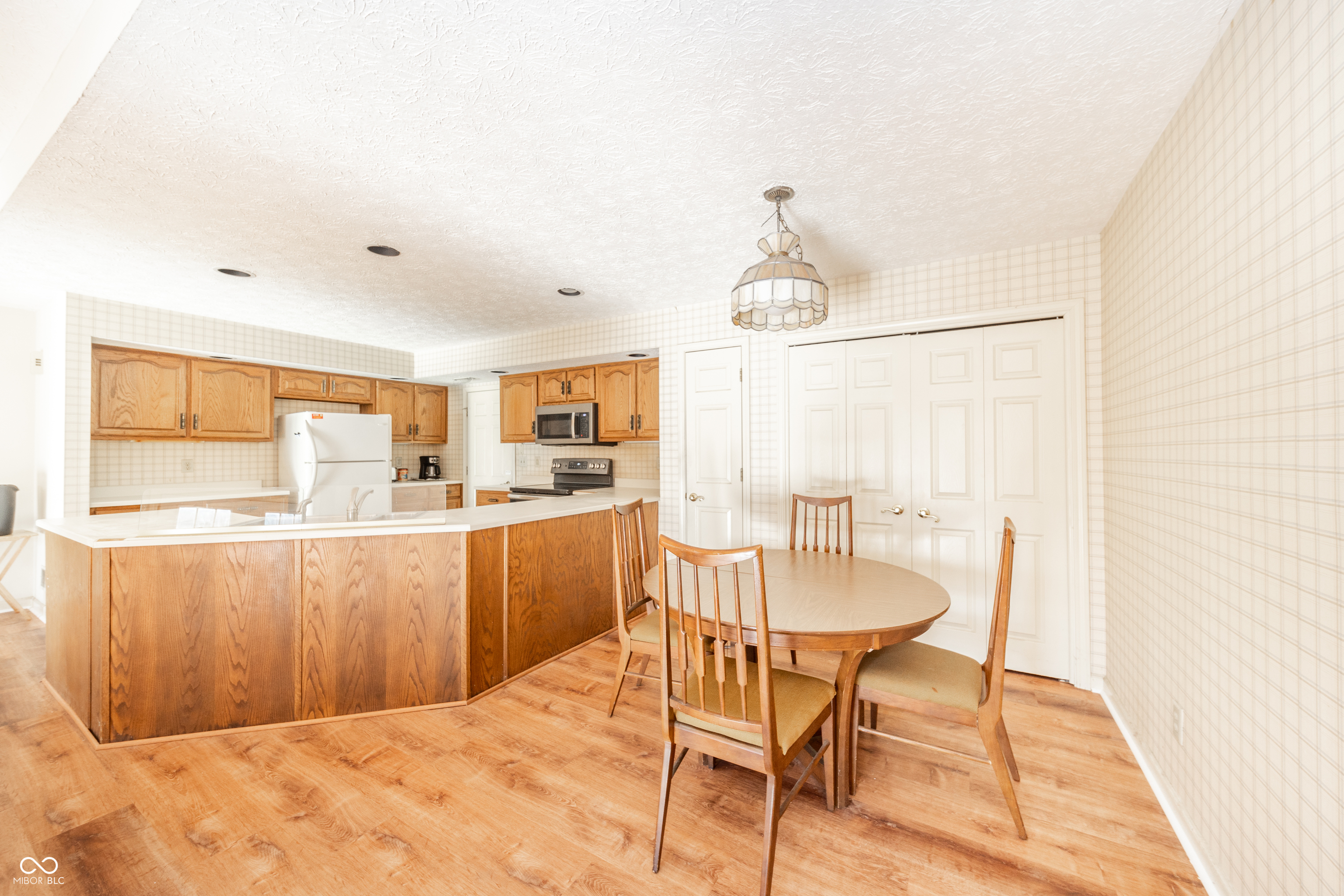 Indianapolis, Indiana 46260, United States, 2 Bedrooms Bedrooms, ,2 BathroomsBathrooms,Residential,Active,26898