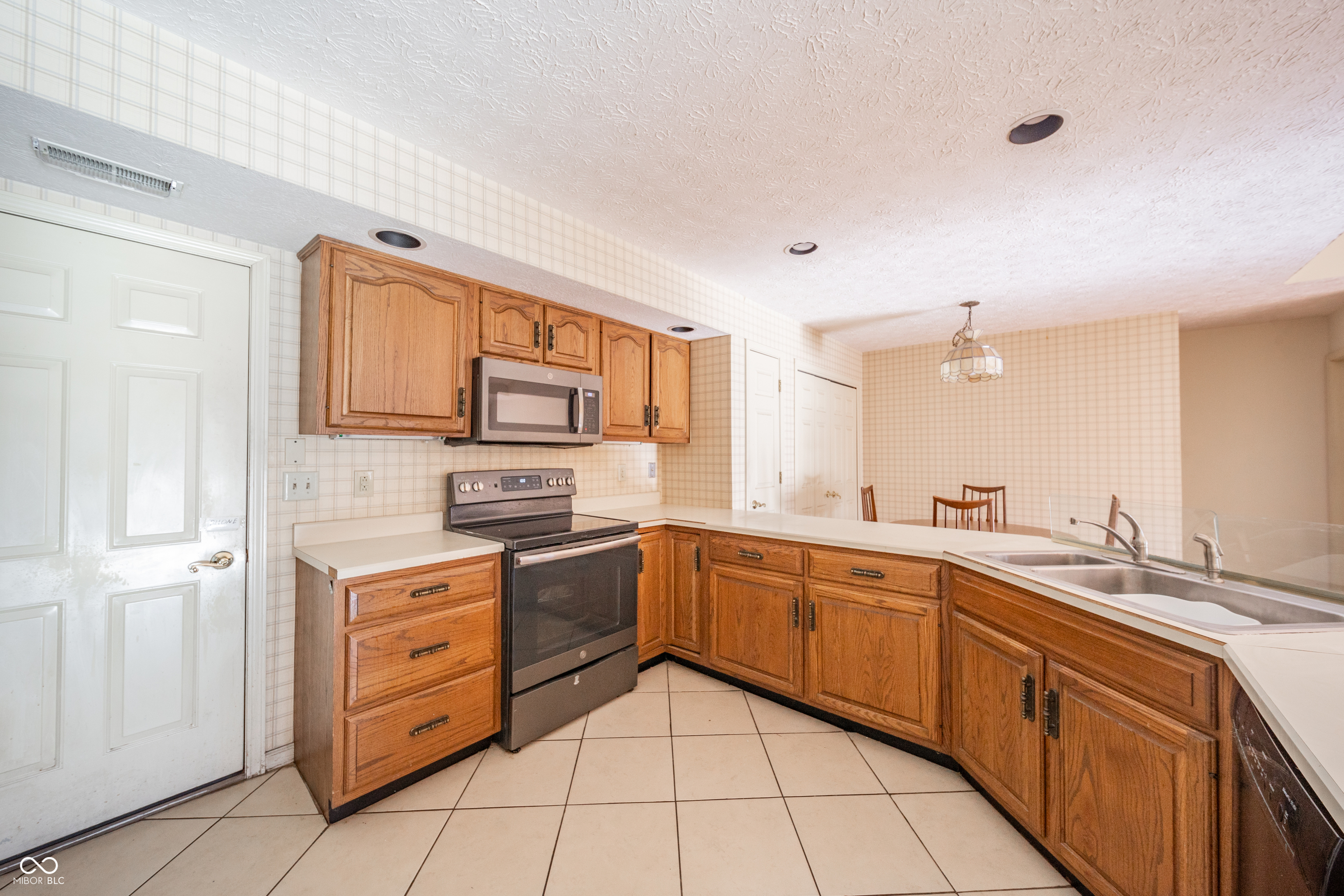 Indianapolis, Indiana 46260, United States, 2 Bedrooms Bedrooms, ,2 BathroomsBathrooms,Residential,Active,26898