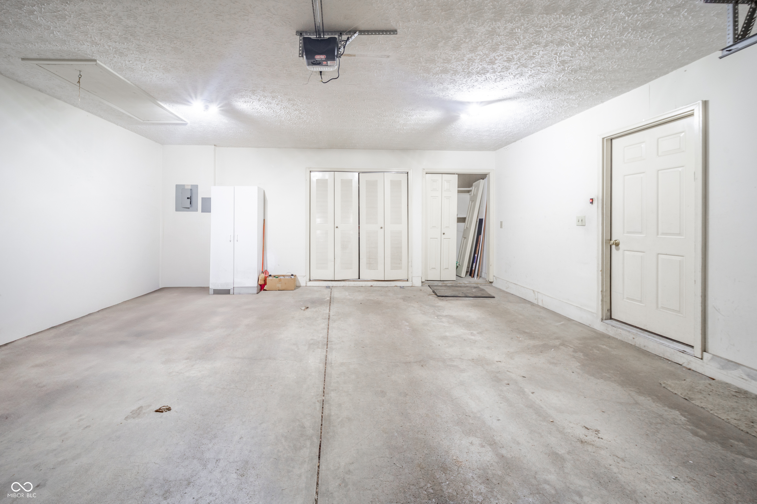 Indianapolis, Indiana 46260, United States, 2 Bedrooms Bedrooms, ,2 BathroomsBathrooms,Residential,Active,26898