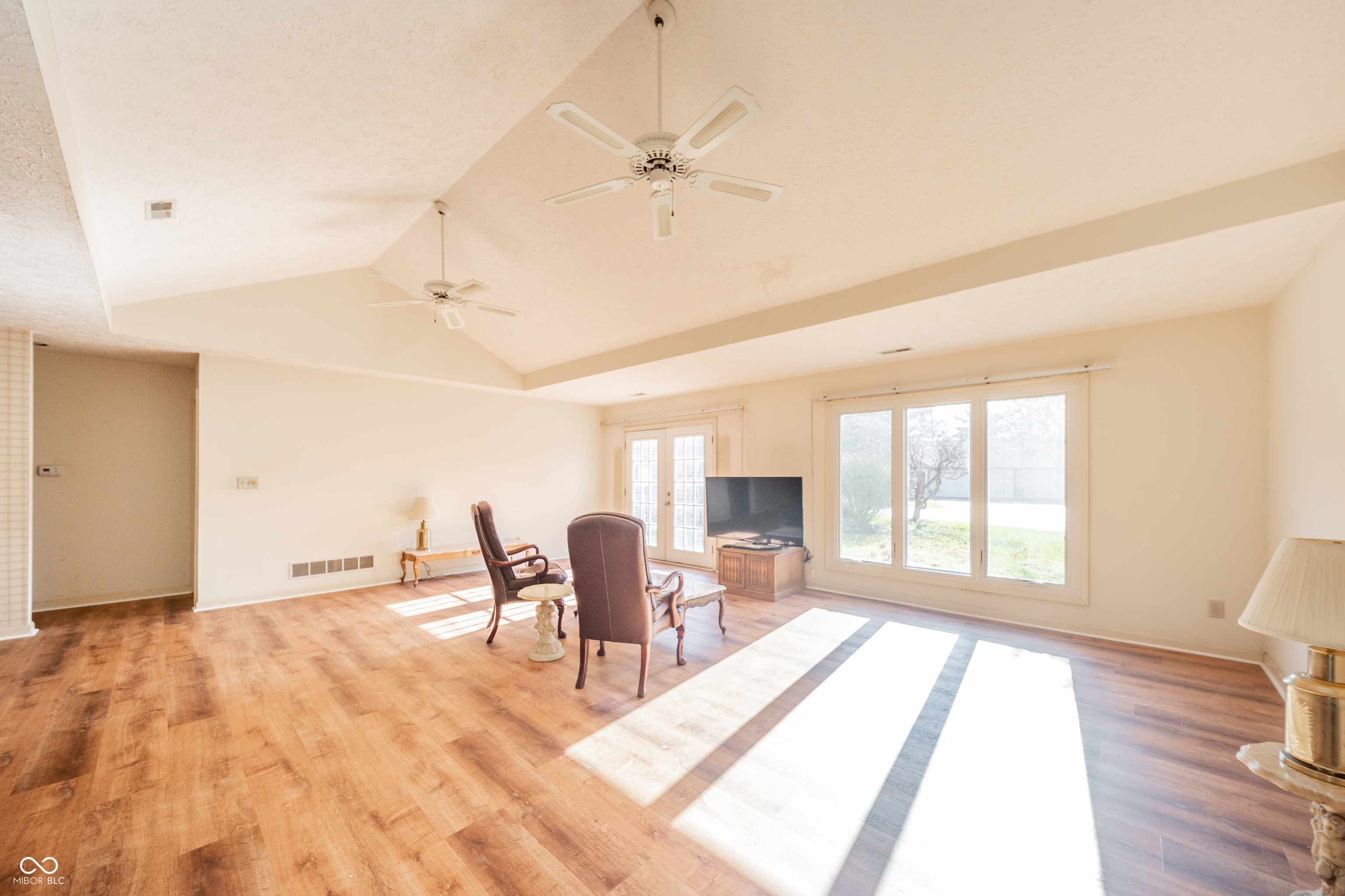 Indianapolis, Indiana 46260, United States, 2 Bedrooms Bedrooms, ,2 BathroomsBathrooms,Residential,Active,26898