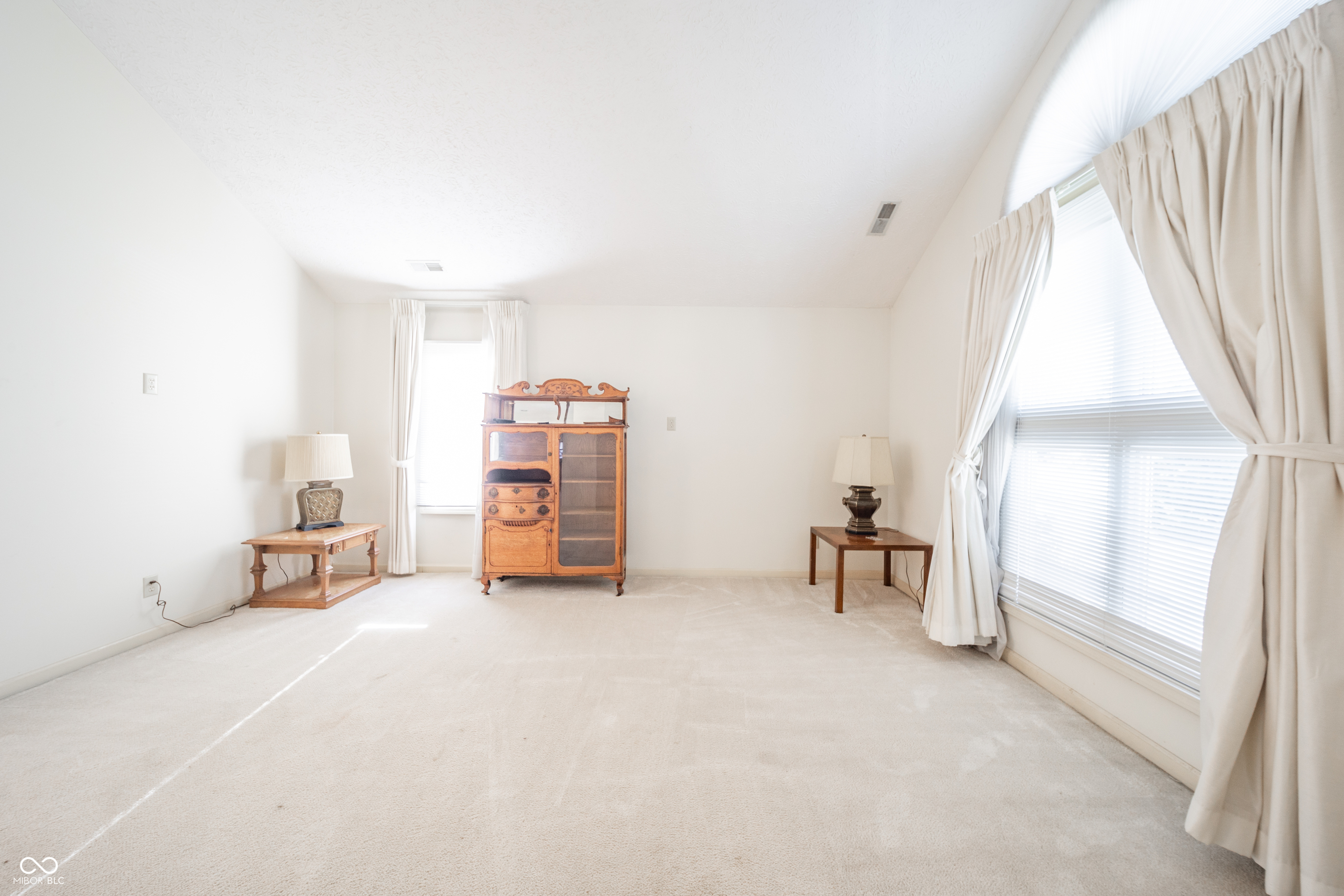 Indianapolis, Indiana 46260, United States, 2 Bedrooms Bedrooms, ,2 BathroomsBathrooms,Residential,Active,26898