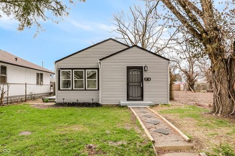 Photo of 2018 N Dearborn Street, Indianapolis, IN 46218 (MLS # 22089599)