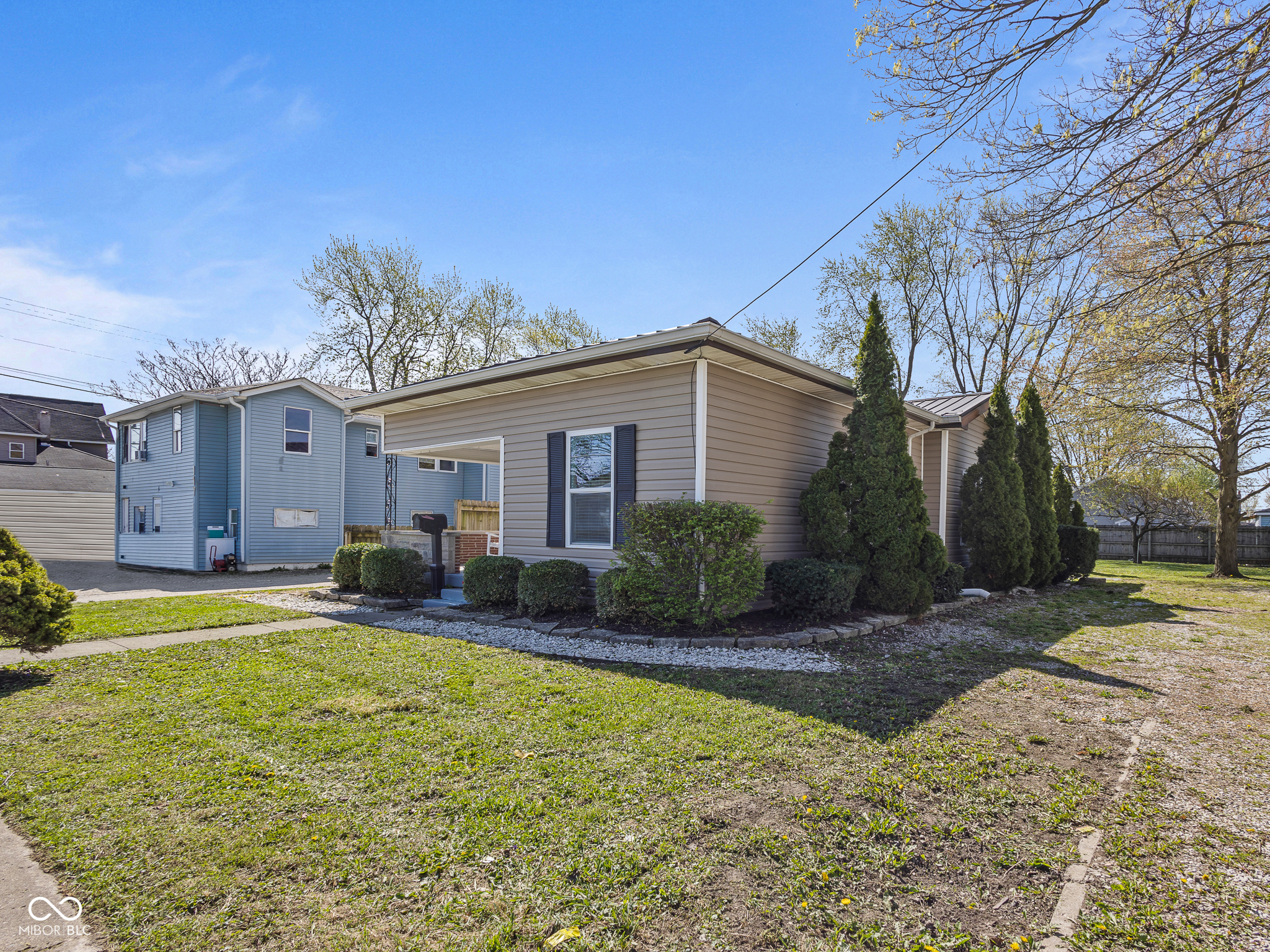 125 W Noble Street