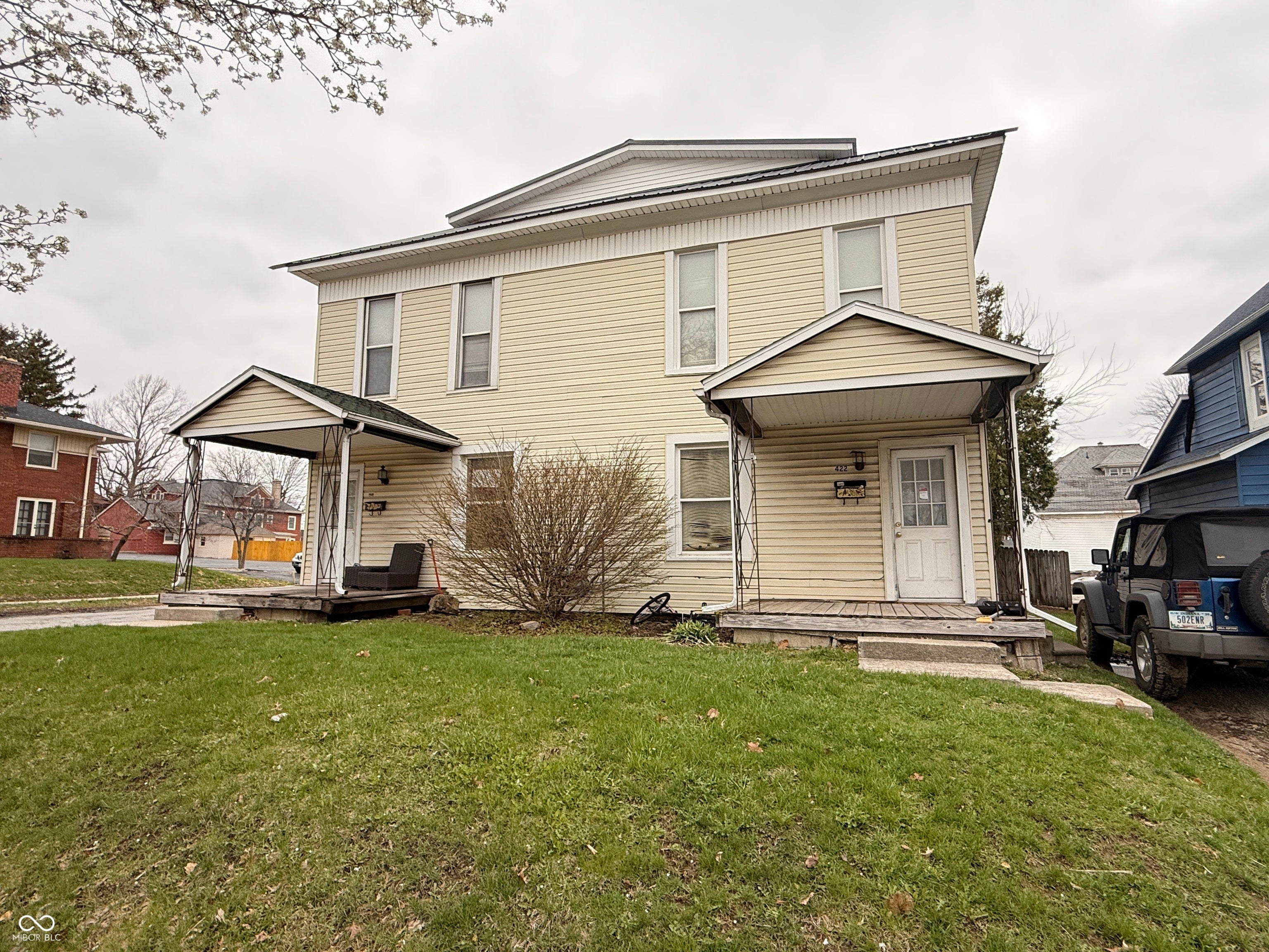 422 W Sycamore Street