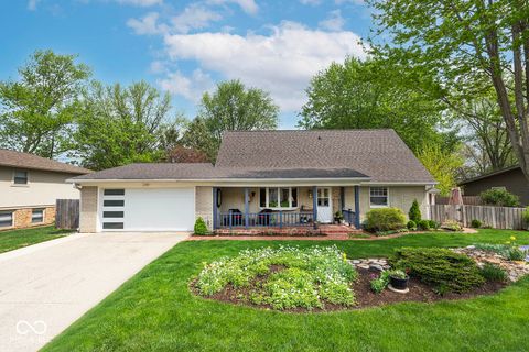 Photo of 732 College Way, Carmel, IN 46032 (MLS # 22095034)