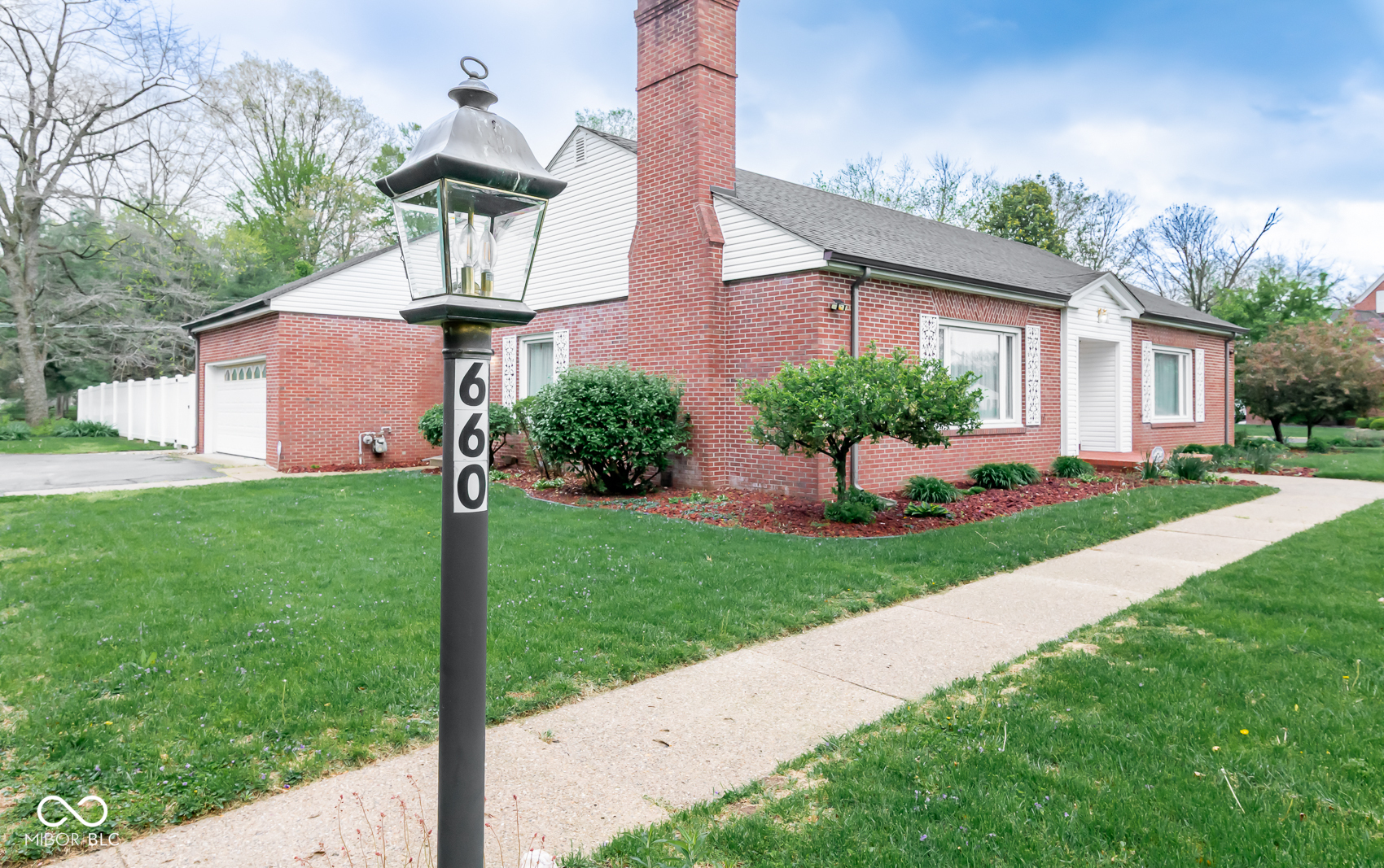 660 East Drive