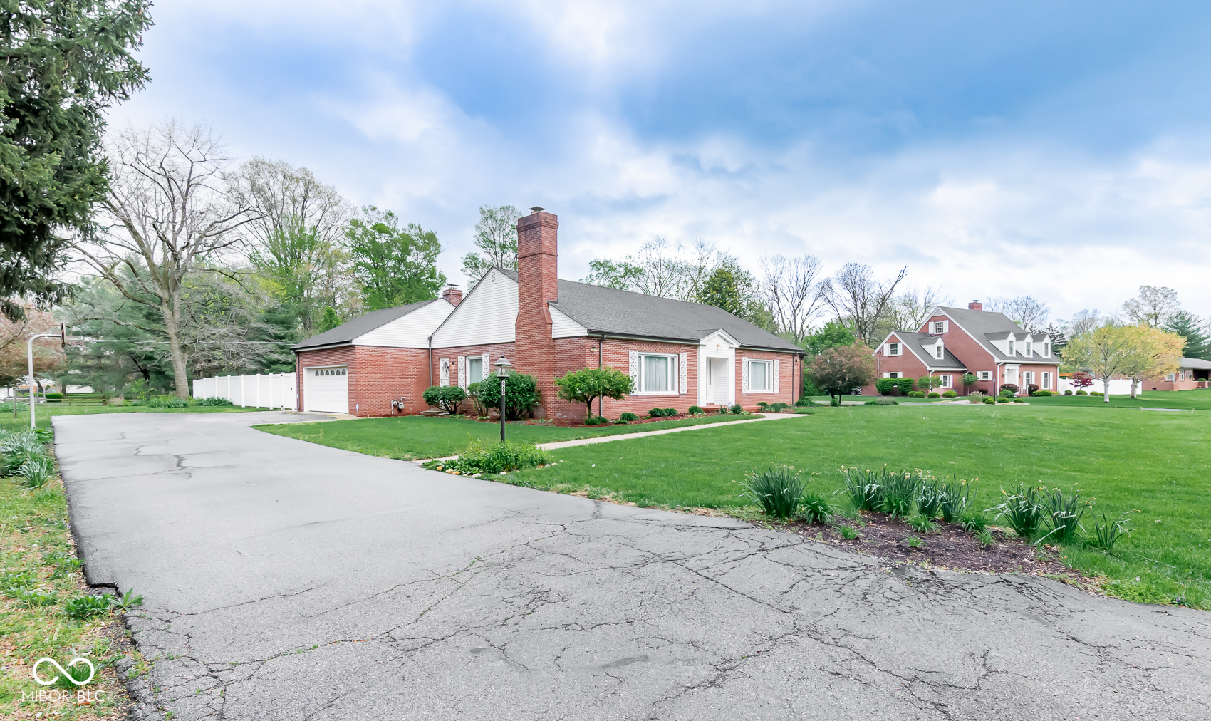 660 East Drive