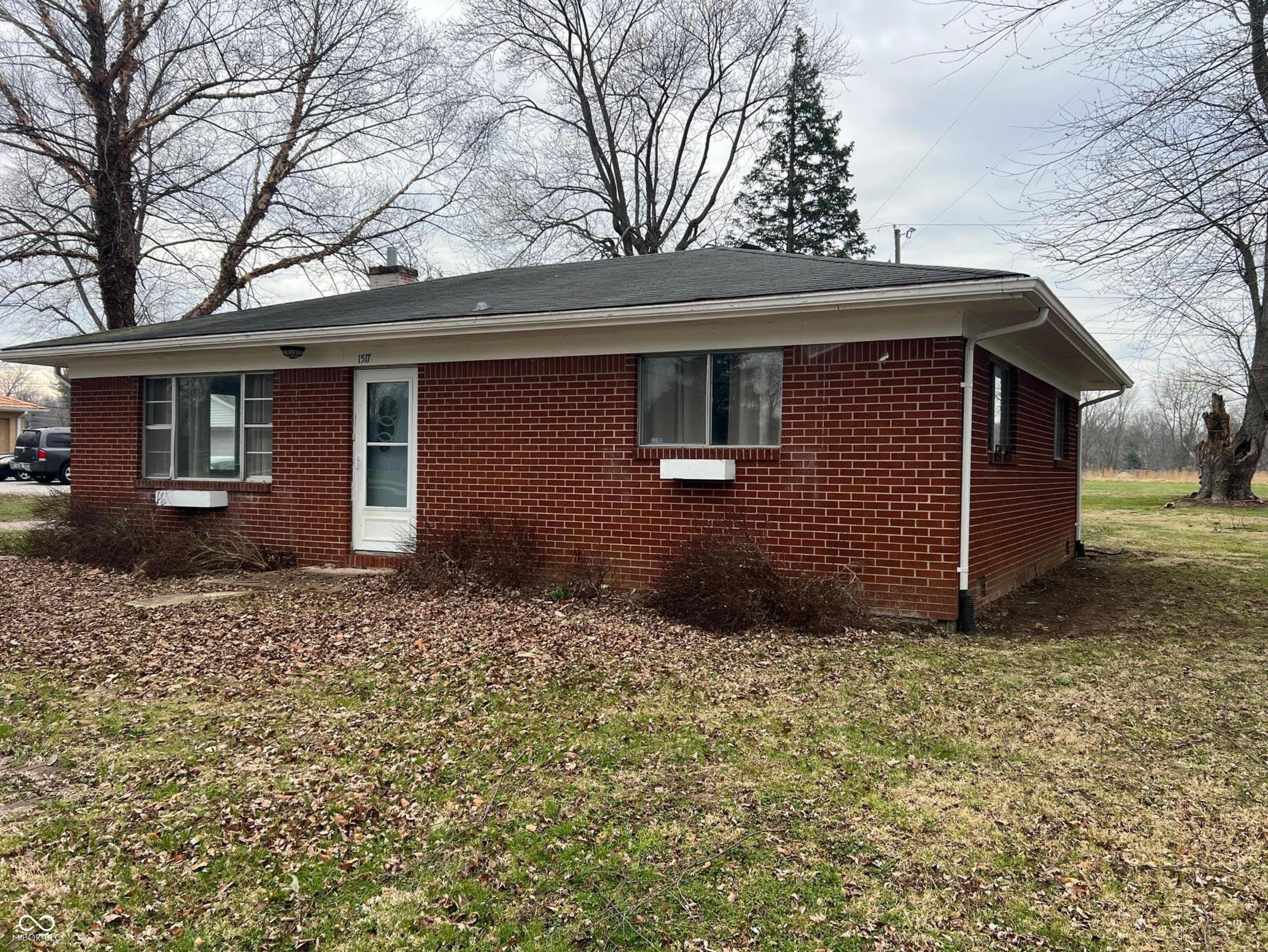 1517 W Us Highway 136