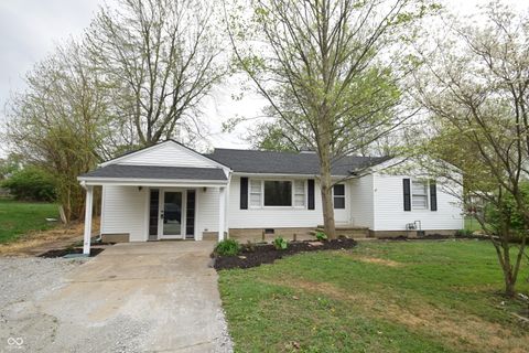 Photo of 1803 Hillcrest Drive, Crawfordsville, IN 47933 (MLS # 22095267)