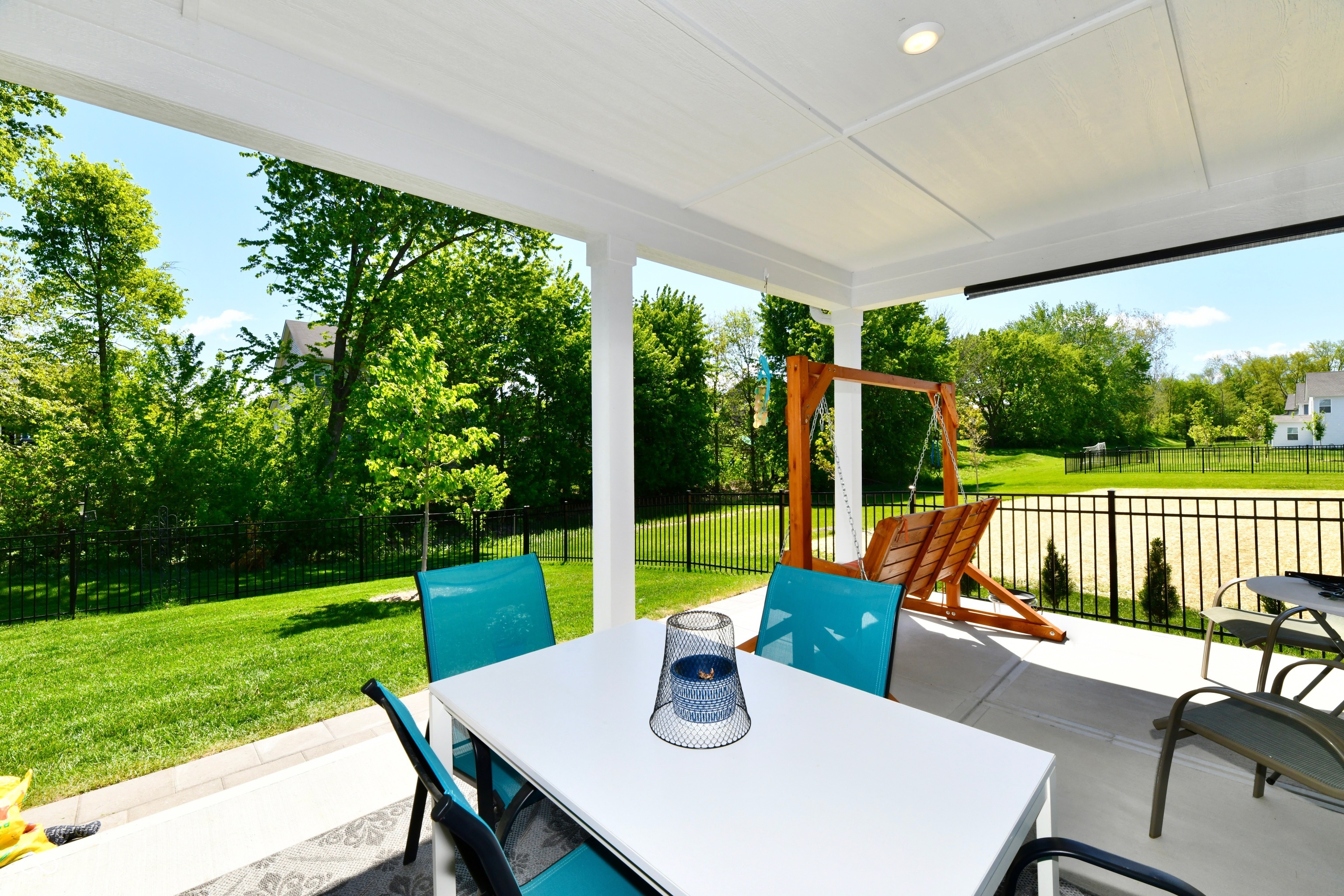 19406 Honeylocust Glen
