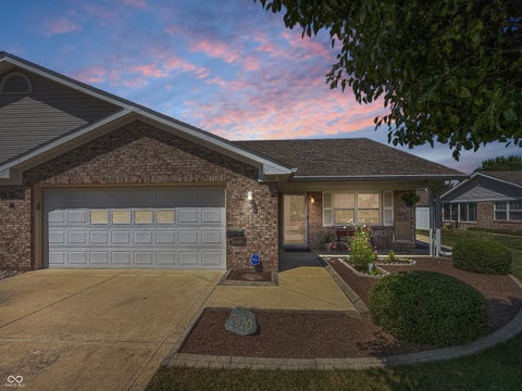 Photo of 7920 Farina Way, Indianapolis, IN 46259 (MLS # 22122032)
