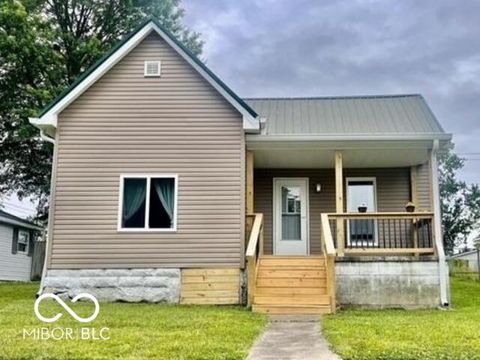 Photo of 120 W Warren Street, Mitchell, IN 47446 (MLS # 22047153)