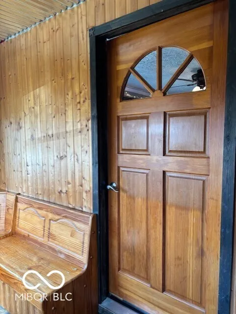 Columbus, Indiana 47201, United States, 2 Bedrooms Bedrooms, ,2 BathroomsBathrooms,Residential,Pending,89732