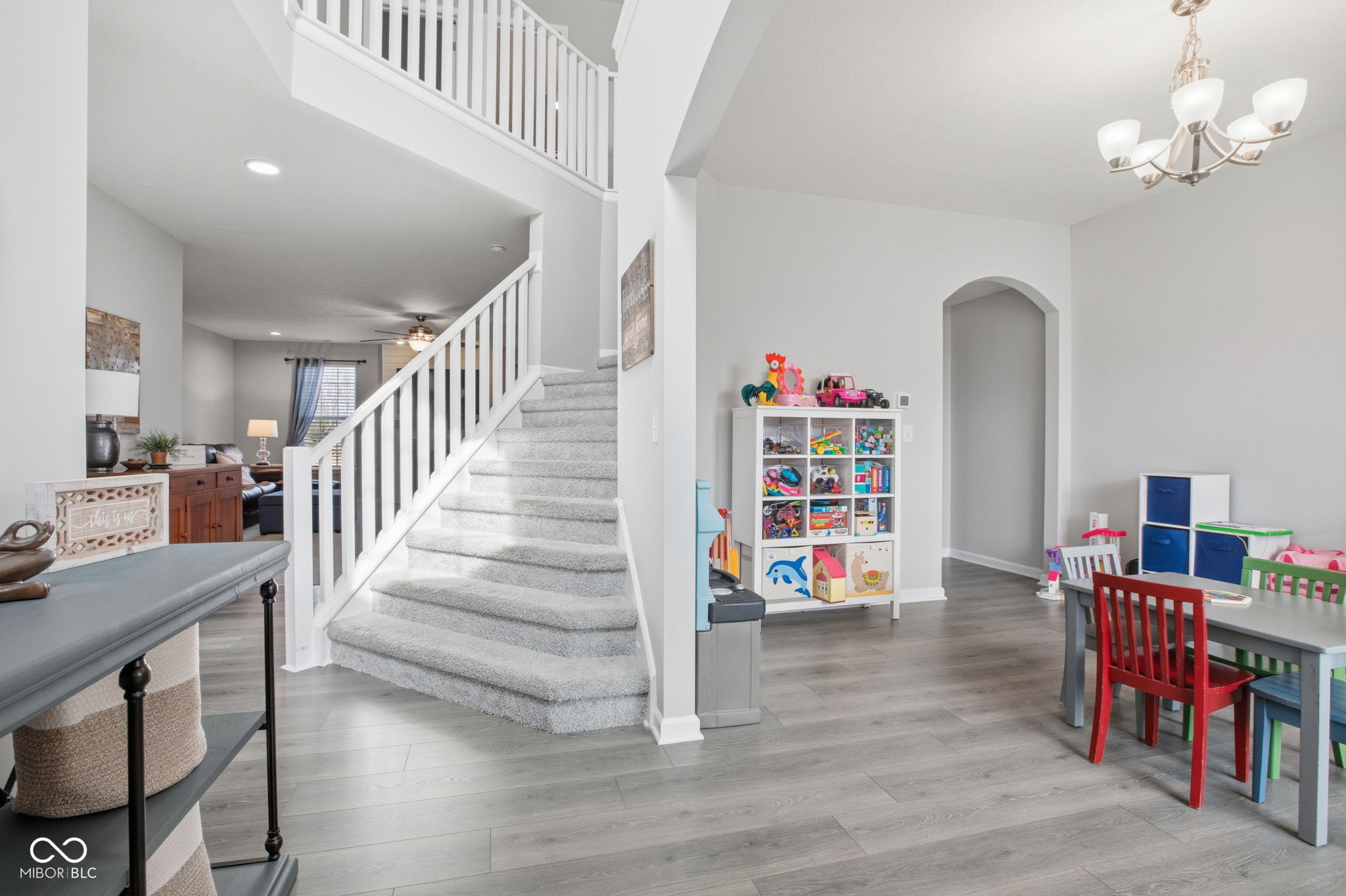 1906 Doncaster Drive