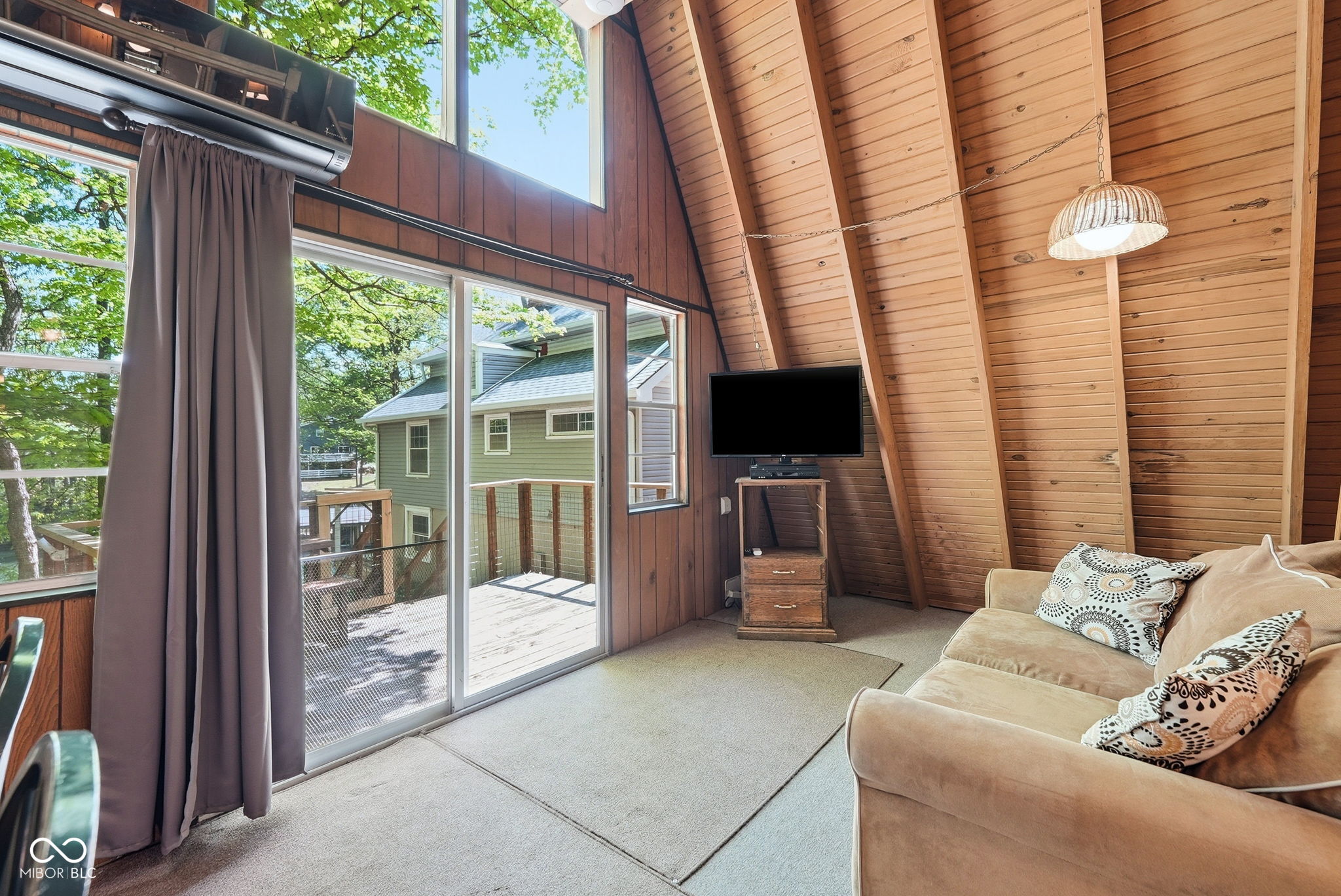 6425 Robin Drive