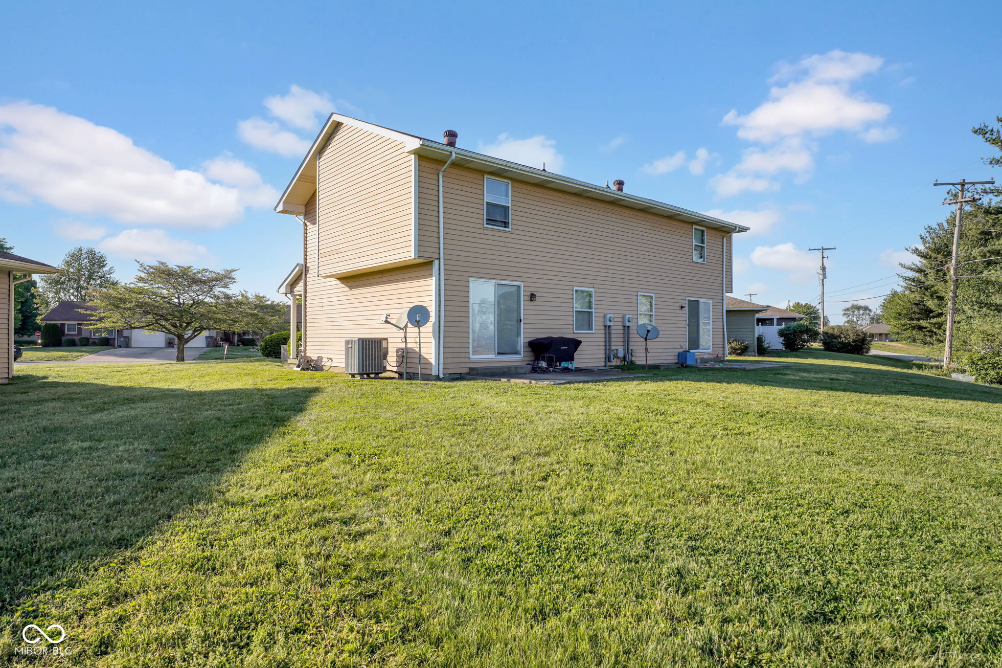 616-618 Hillcrest Circle