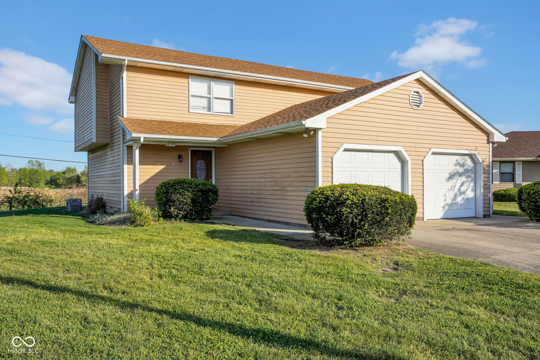 616-618 Hillcrest Circle