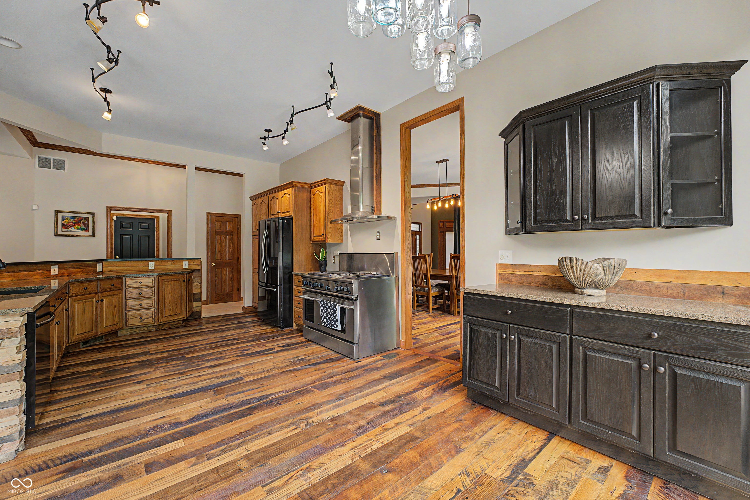 12980 W Mount Healthy Rd, Columbus, IN, 47201, USA, 4 Bedrooms Bedrooms, ,5 BathroomsBathrooms,Residential,Active,12980 W Mount Healthy Rd,22103652