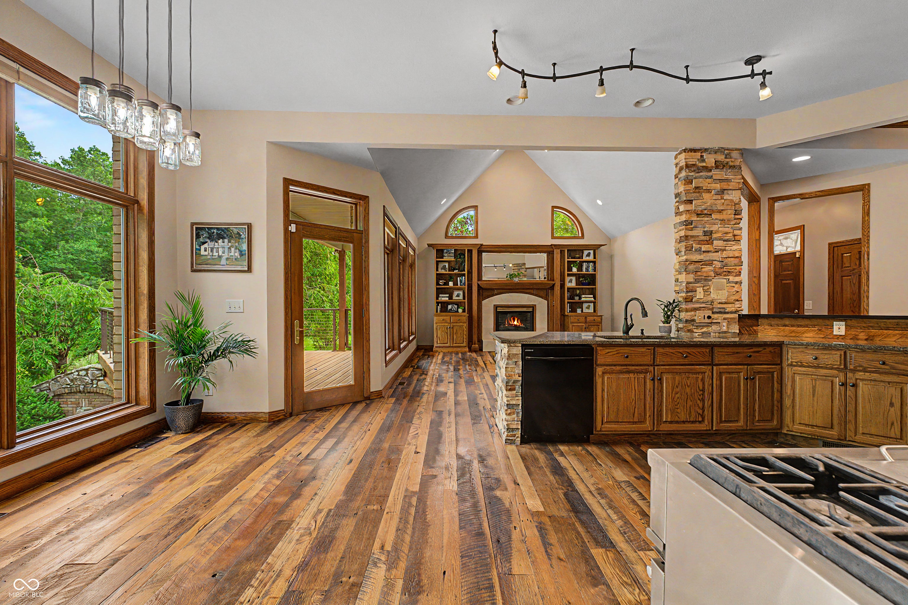 12980 W Mount Healthy Rd, Columbus, IN, 47201, USA, 4 Bedrooms Bedrooms, ,5 BathroomsBathrooms,Residential,Active,12980 W Mount Healthy Rd,22103652