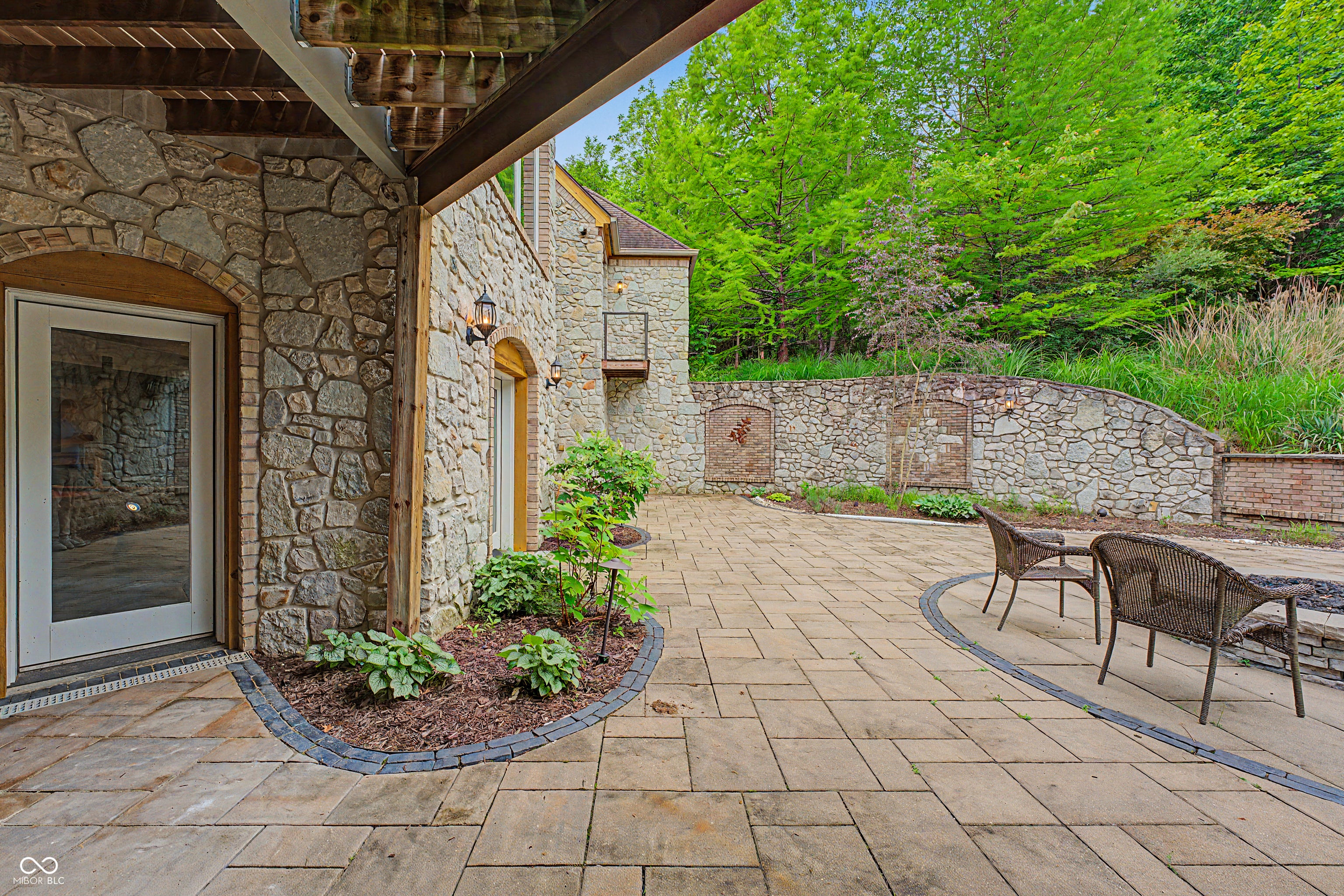12980 W Mount Healthy Rd, Columbus, IN, 47201, USA, 4 Bedrooms Bedrooms, ,5 BathroomsBathrooms,Residential,Active,12980 W Mount Healthy Rd,22103652