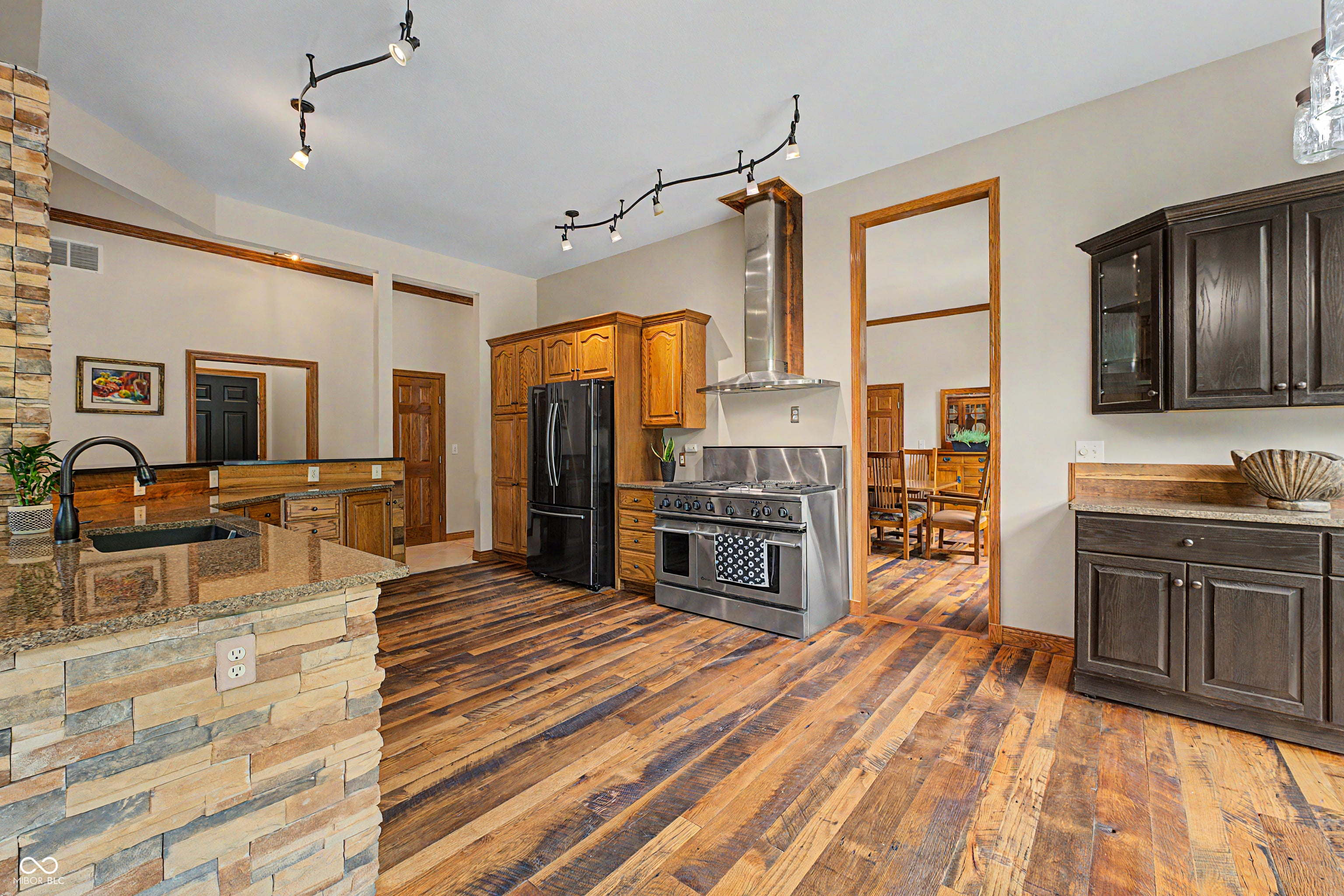 12980 W Mount Healthy Rd, Columbus, IN, 47201, USA, 4 Bedrooms Bedrooms, ,5 BathroomsBathrooms,Residential,Active,12980 W Mount Healthy Rd,22103652