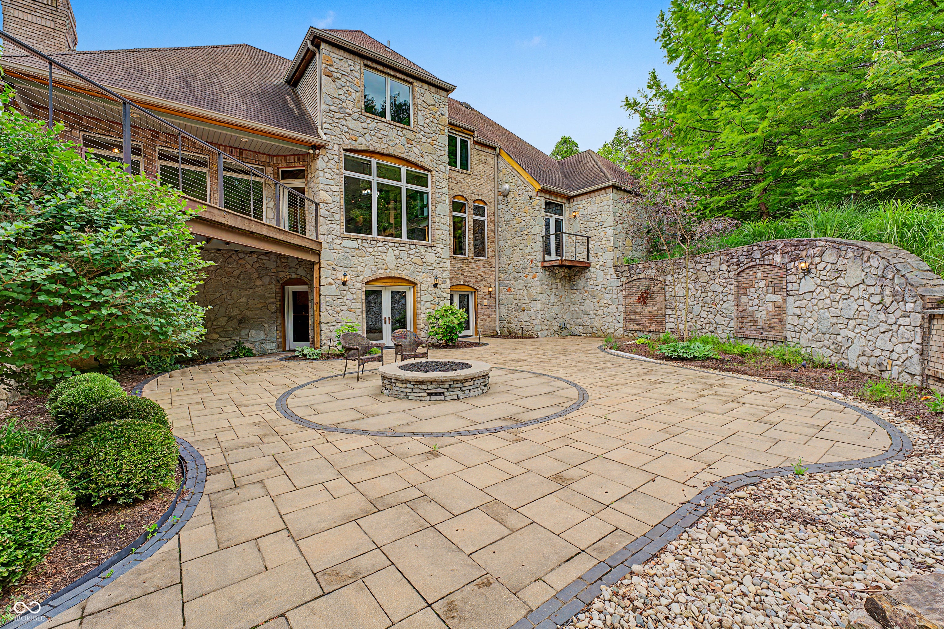 12980 W Mount Healthy Rd, Columbus, IN, 47201, USA, 4 Bedrooms Bedrooms, ,5 BathroomsBathrooms,Residential,Active,12980 W Mount Healthy Rd,22103652