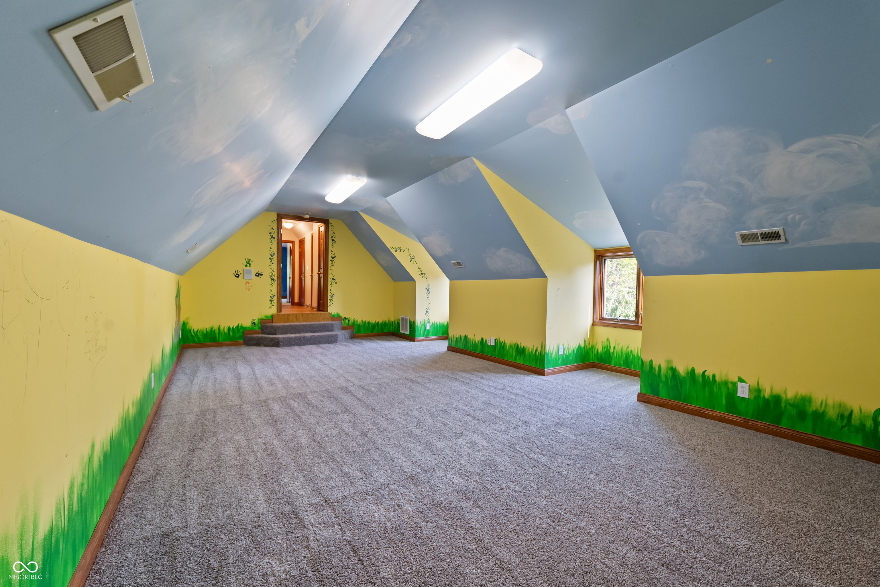 12980 W Mount Healthy Rd, Columbus, IN, 47201, USA, 4 Bedrooms Bedrooms, ,5 BathroomsBathrooms,Residential,Active,12980 W Mount Healthy Rd,22103652